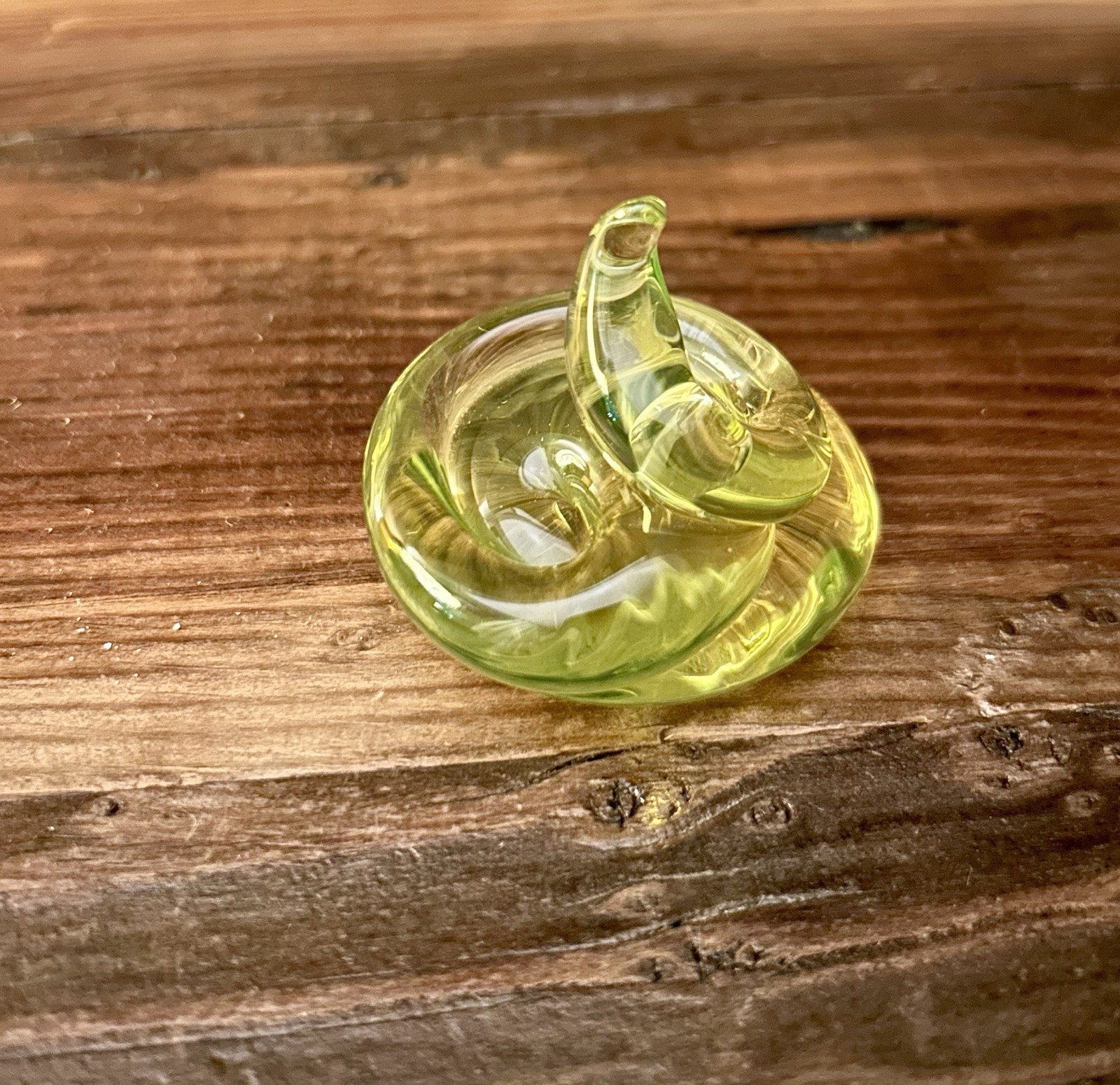Vaseline Uranium Glass Poop 💩 Crazy UV Glow!!