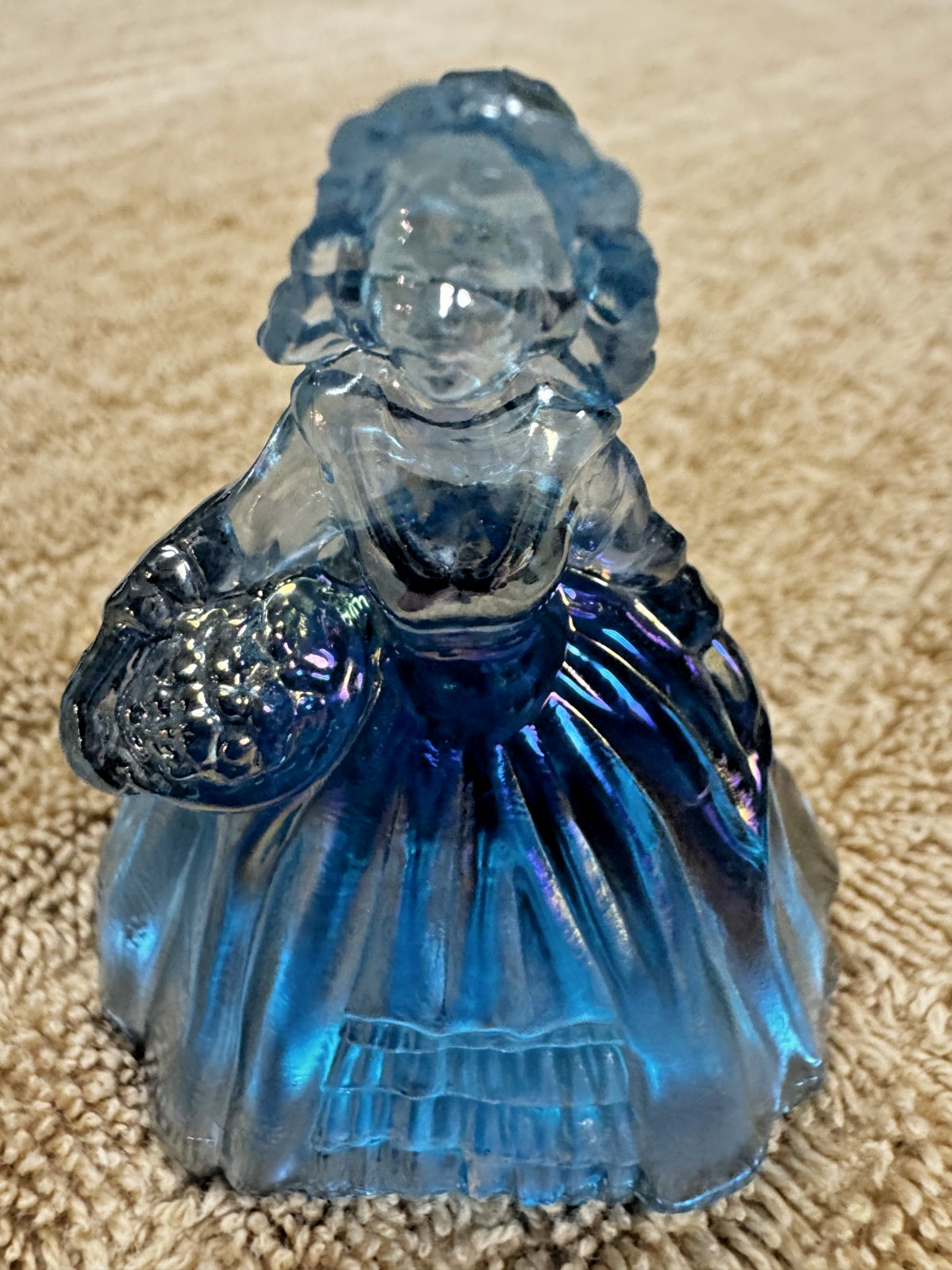 Boyd Art Glass Louise Colonal Doll Blue Iridescent 1988-93 2.5″T X 2.25″W