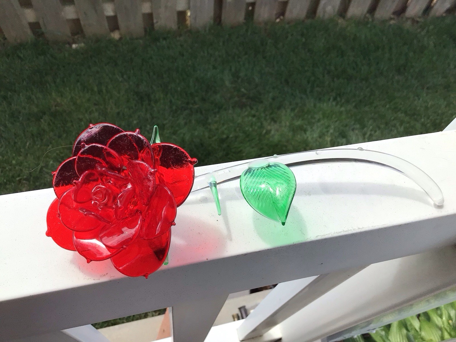 Vintage Art Glass 7 1/2” Long Stem Rose With Thorns And Leaf