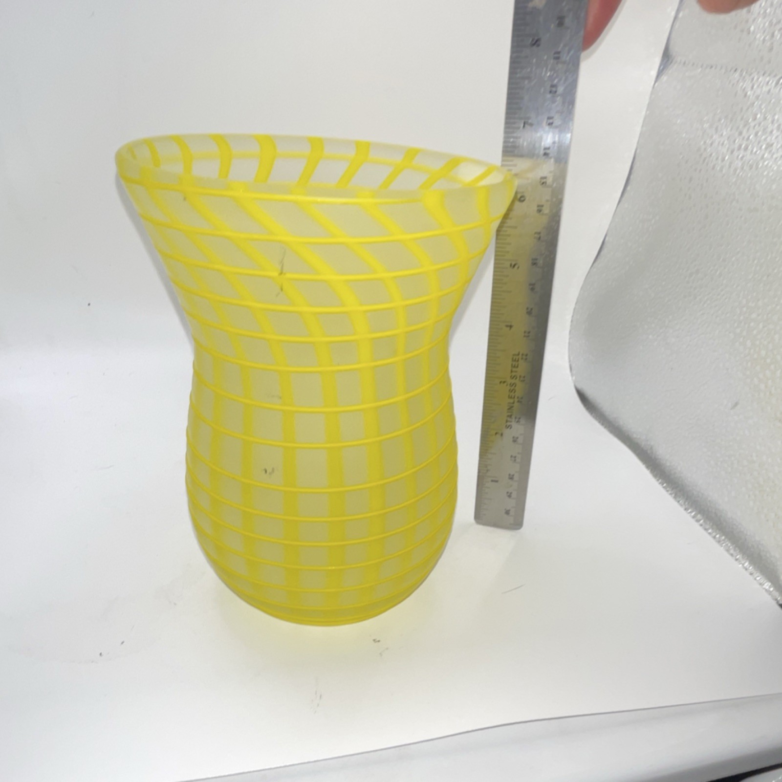 VTG Yellow White Hand Blown Art Glass Vase Abstract Pattern Decorative Matte 7in