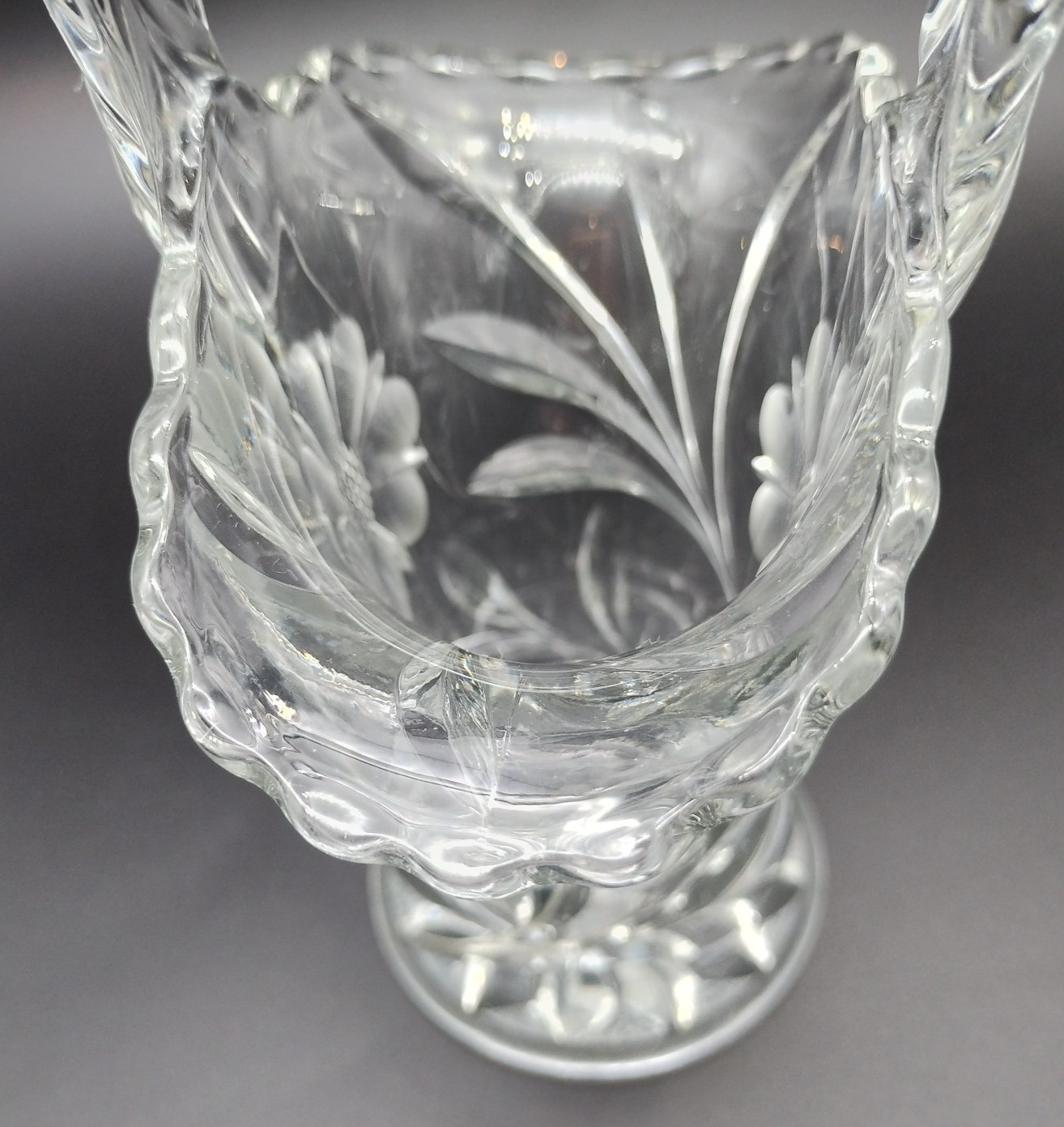 Duncan & Miller Glass Brides Basket * Wheel Cut Flowers Daisy & Scalloped Rim 7″
