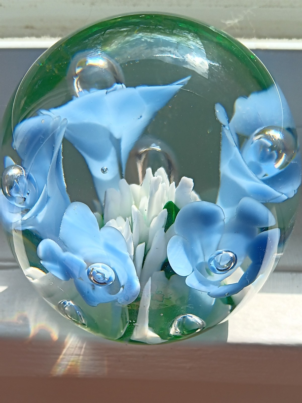 St. Clair – Blue Trumpet Flowers Art Glass Paperweight 1978 Controlled Bubbles