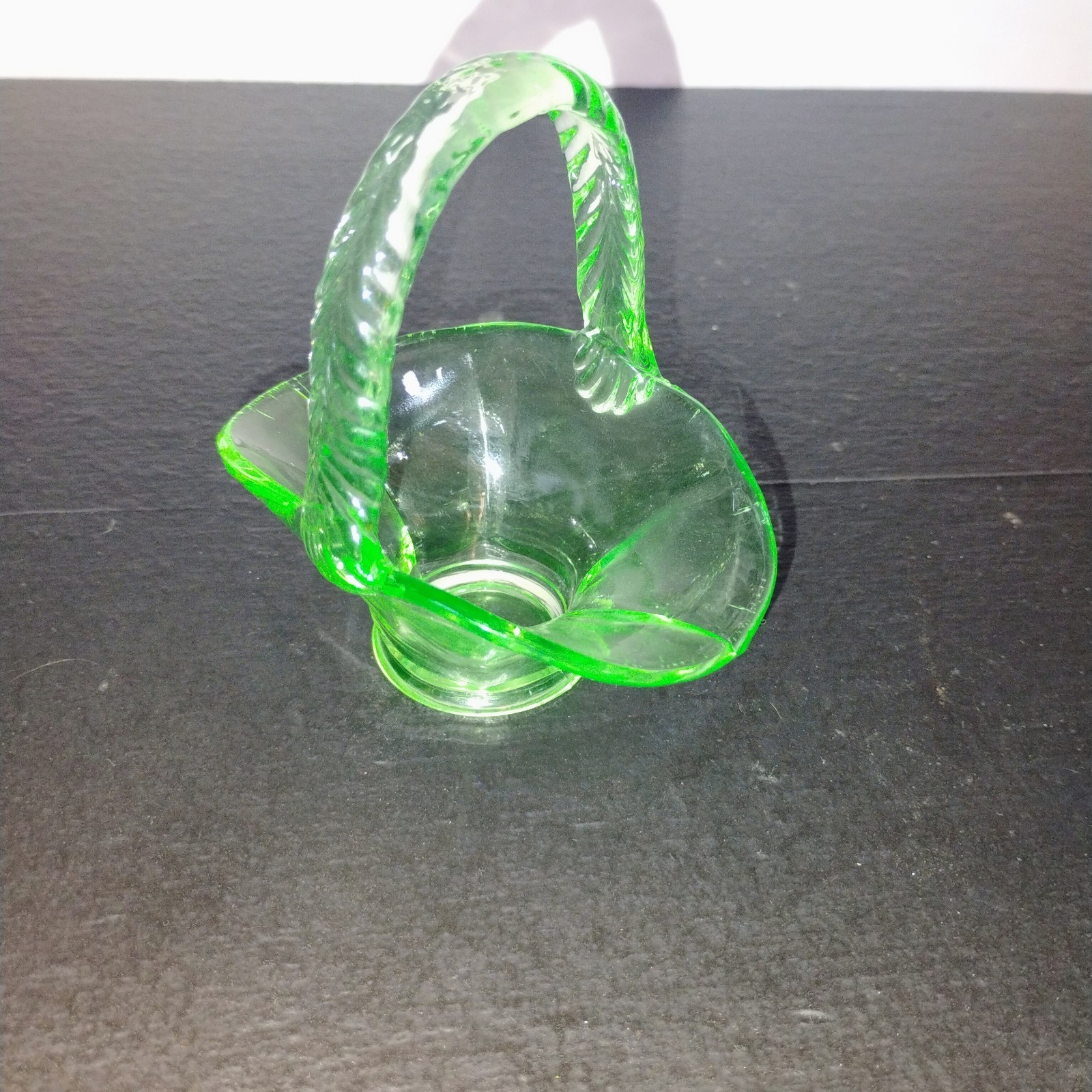 1924 Tiffin Canary Vaseline Glass 3.75 In Party Favor Mini Basket Uranium Glows