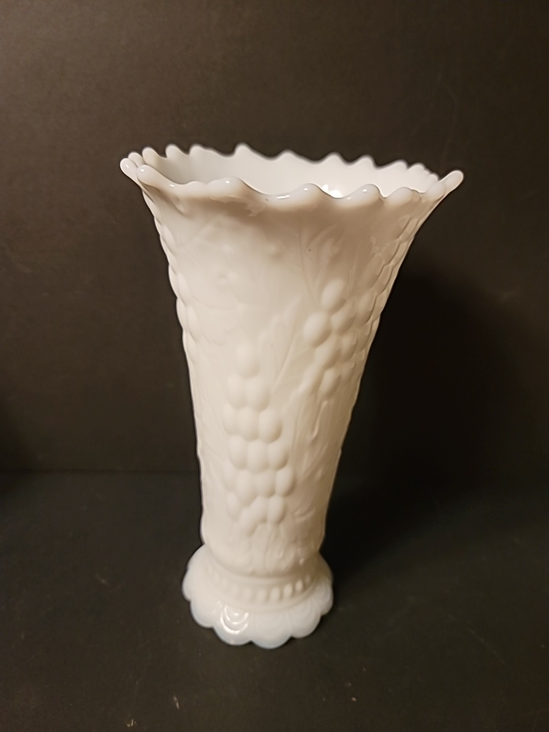 Vtg IMPERIAL GLASS Doeskin Opaque Glass Vase Grapes Clusters Scalloped Top