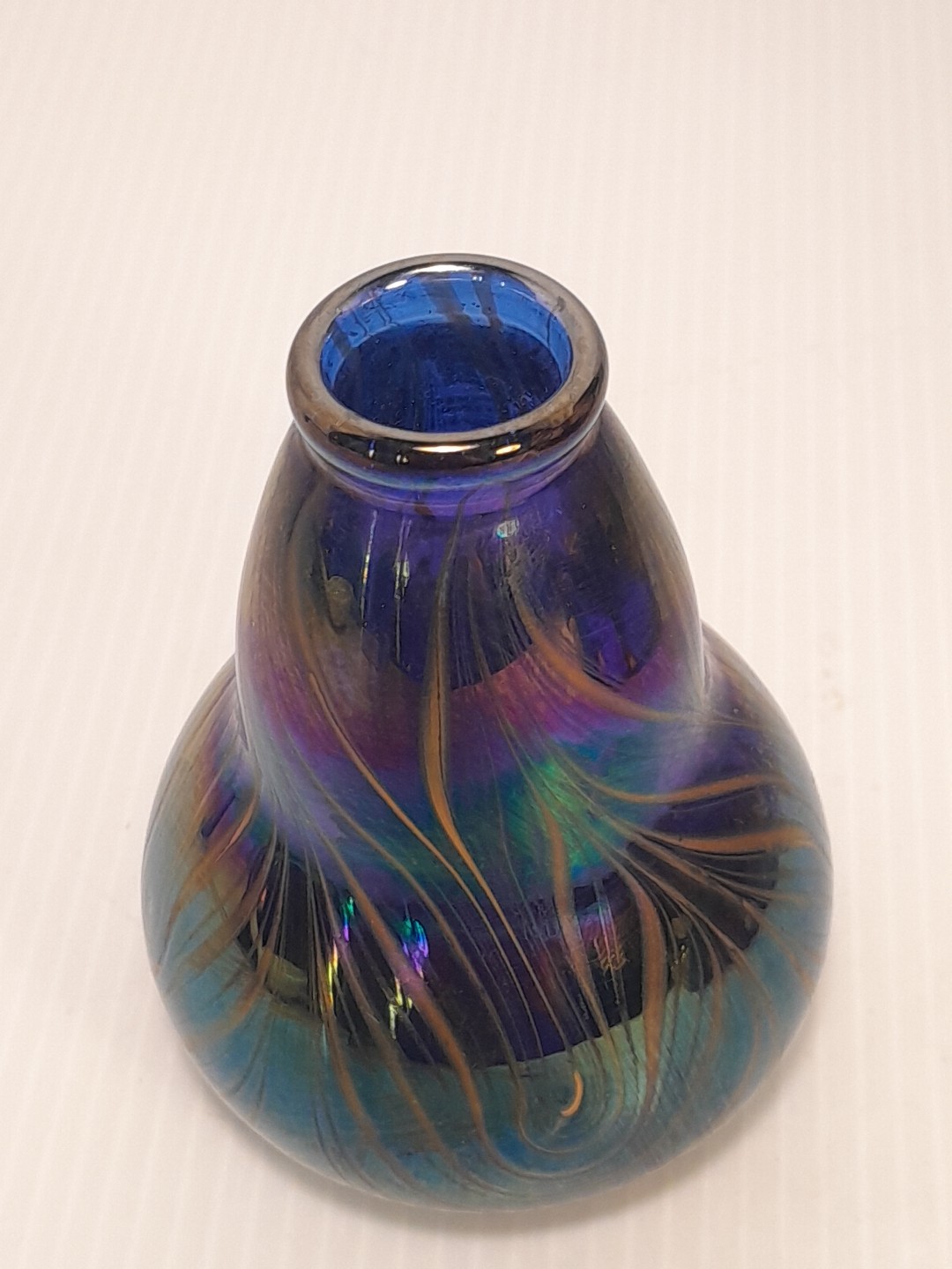 Vtg 1978 WE Porter Art Glass Inkwell Bottle Blue Iridescent Pulled Feather 3.75″