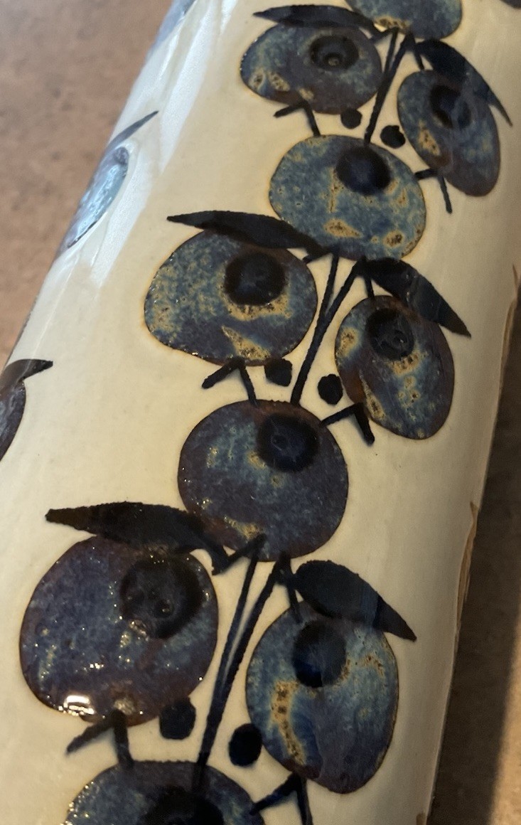 ROYAL COPENHAGEN :: “BLUEBERRIES” 7 3/4” VASE 603/3409 Helland DENMARK *As Is*