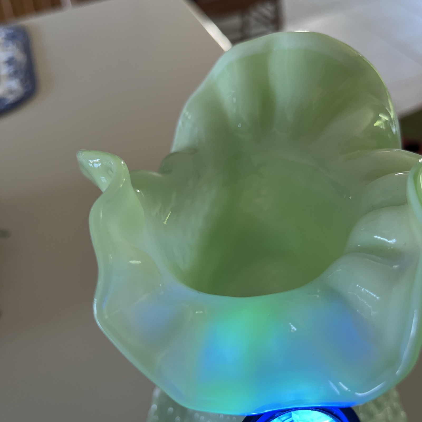 Mosser Gigi Jadeite Jadite Swirl Hobnail 8.5” Ruffled Vase Uranium Glows