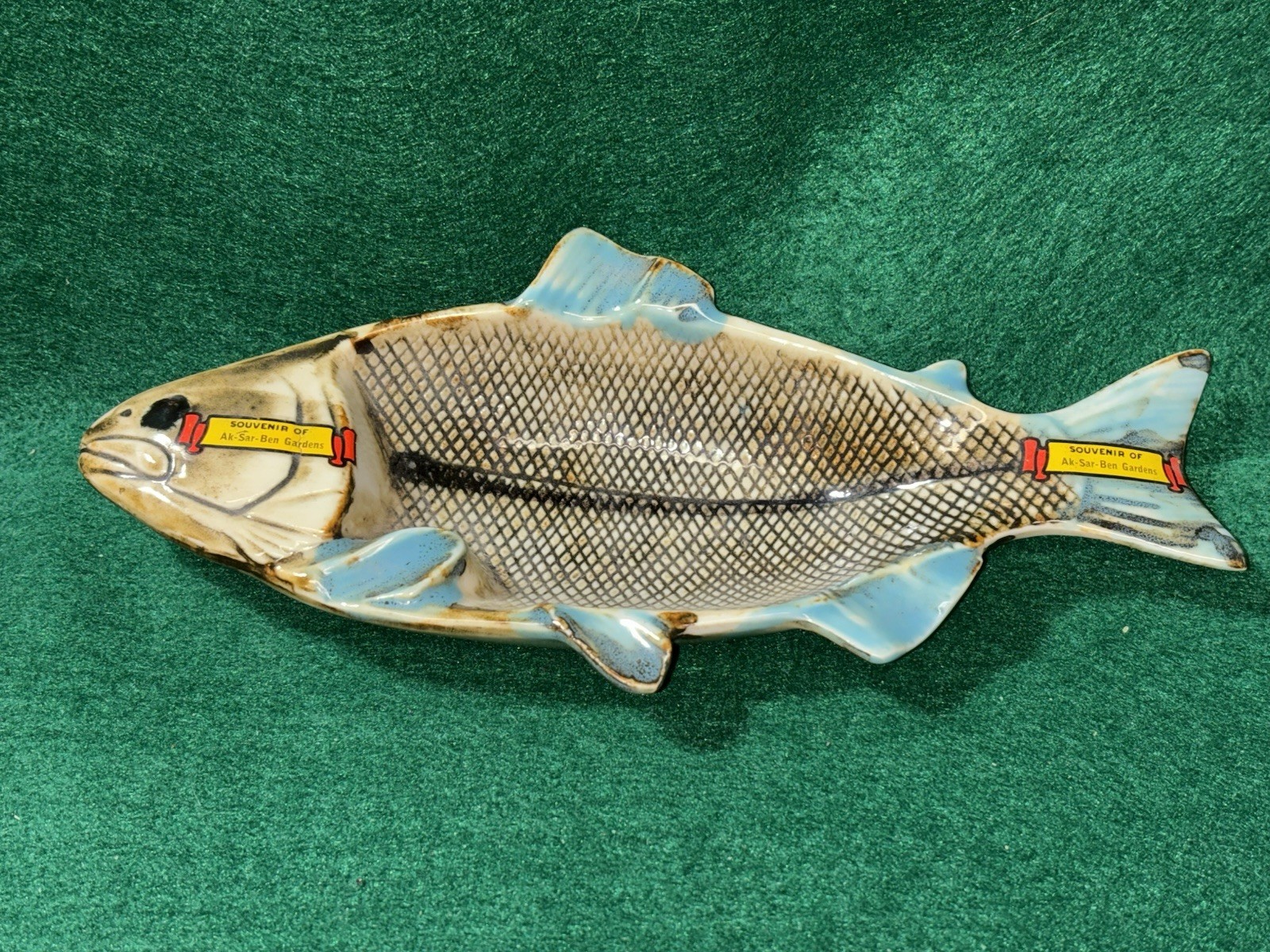 RARE!!! VINTAGE 8 3/4” AK-SAR-BEN GARDENS GLOSSY CERAMIC FISH ASHTRAY MINNESOTA