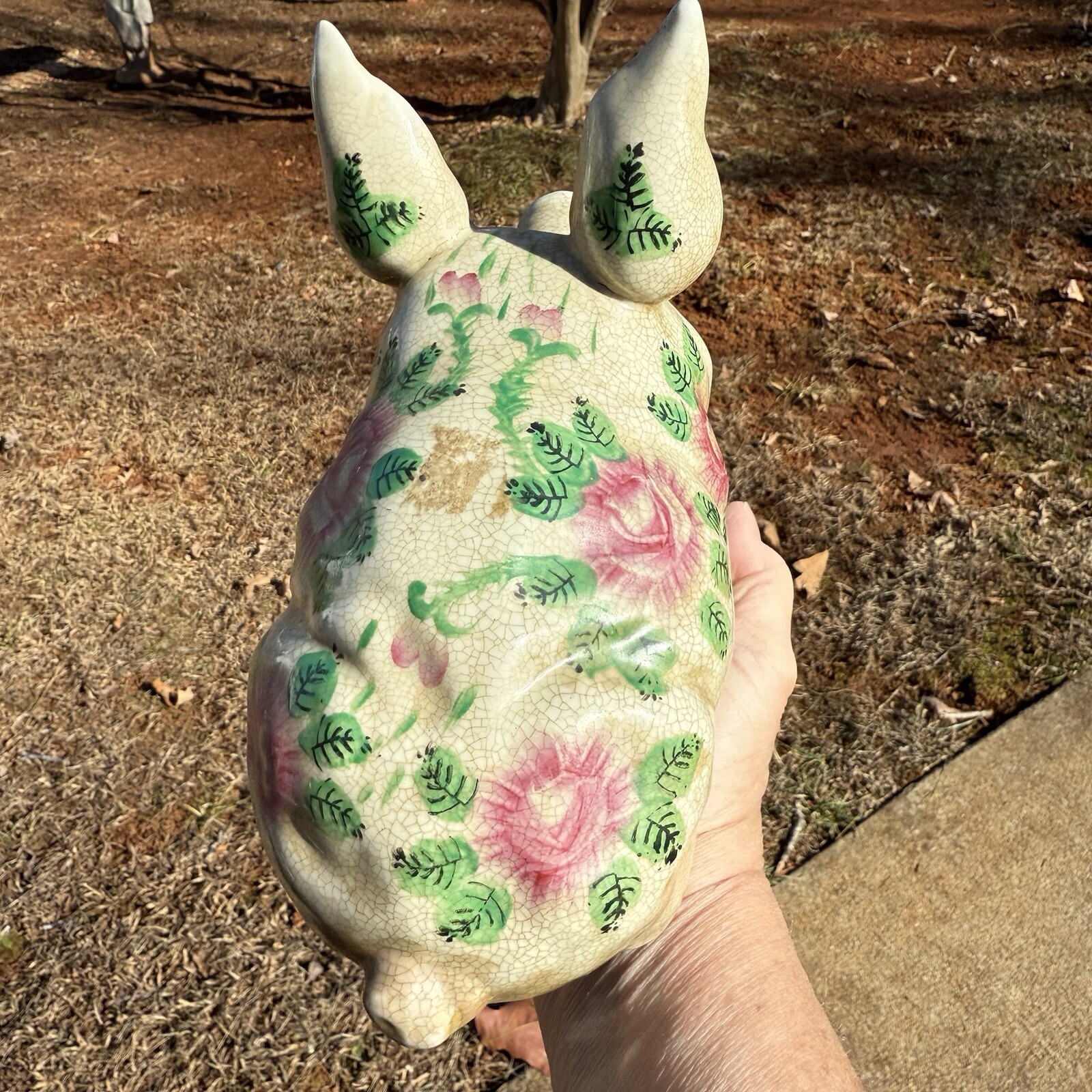 VTG Painted pottery pig statue Crazed Finish 7”X 4.5” X 9”￼