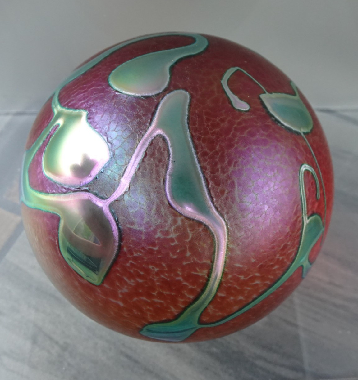 3.2″ Signed Robert Held Art Glass Metallic Threads Paperweight w/ Label