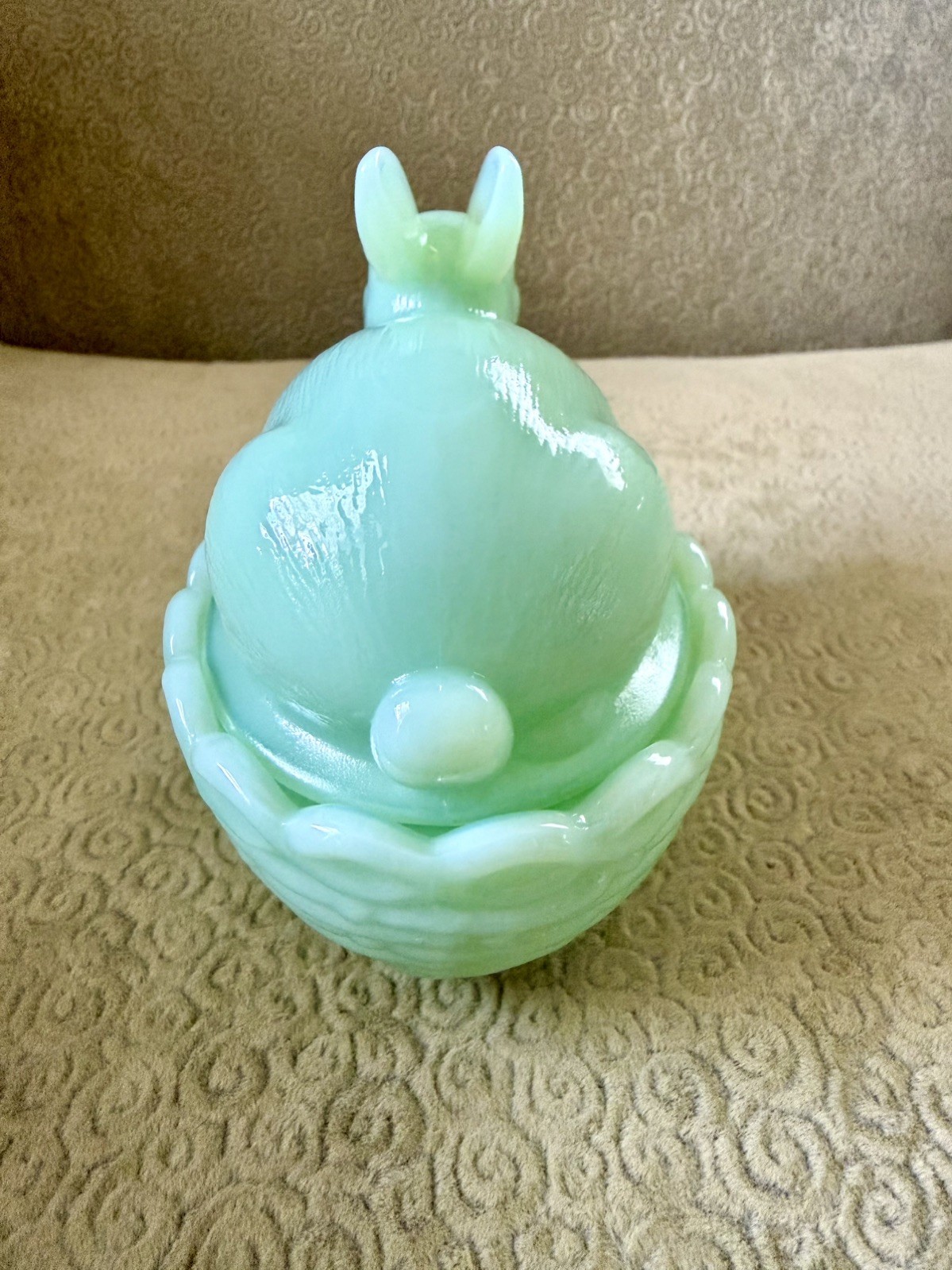 Collectible Mosser 4″ Green Jade Jadeite Rabbit on a Nest Basket Figurine