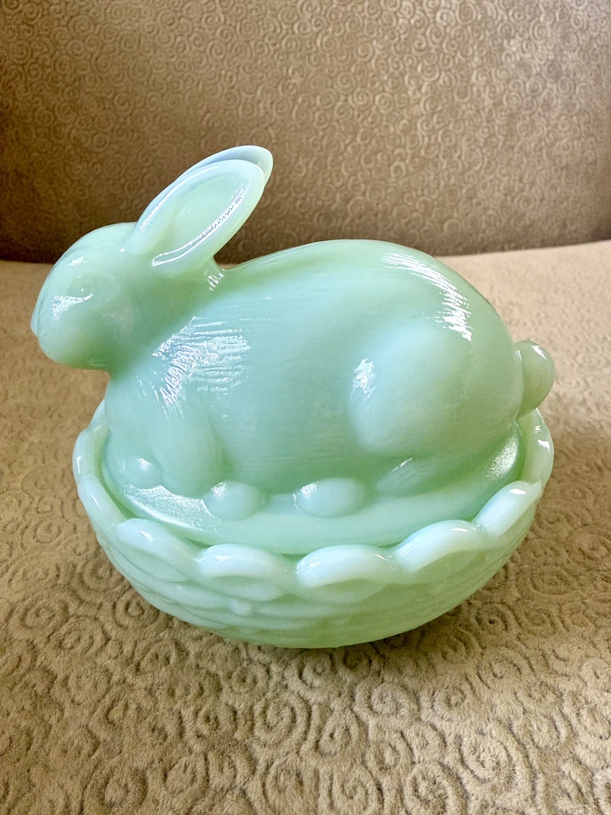 Collectible Mosser 4″ Green Jade Jadeite Rabbit on a Nest Basket Figurine