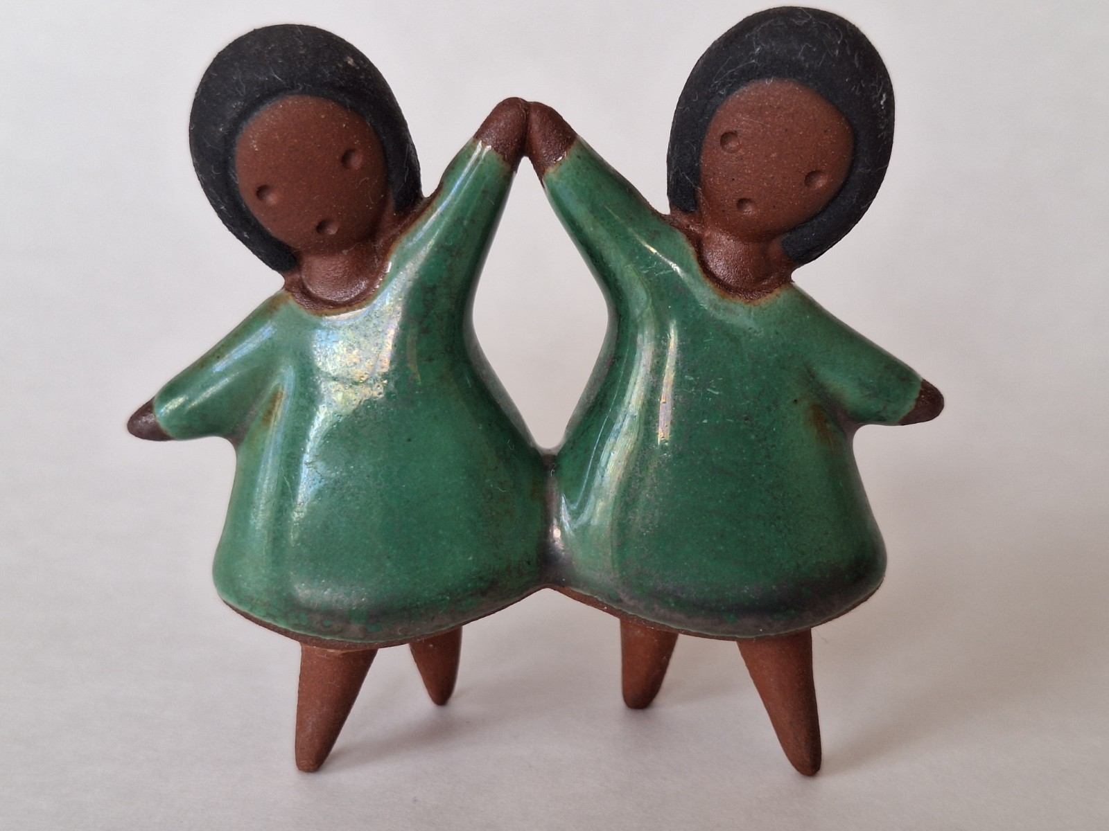 Terracotta Girls Holding Hands Friends Figurine-2.25″ Tall