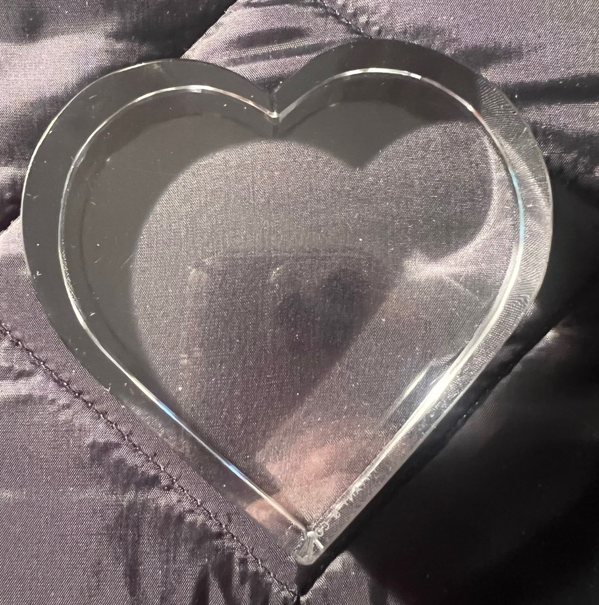 Tiffany & Co Hallmarked 4″x4″x1″ Clear Crystal Heart Paperweight in Ex Condition