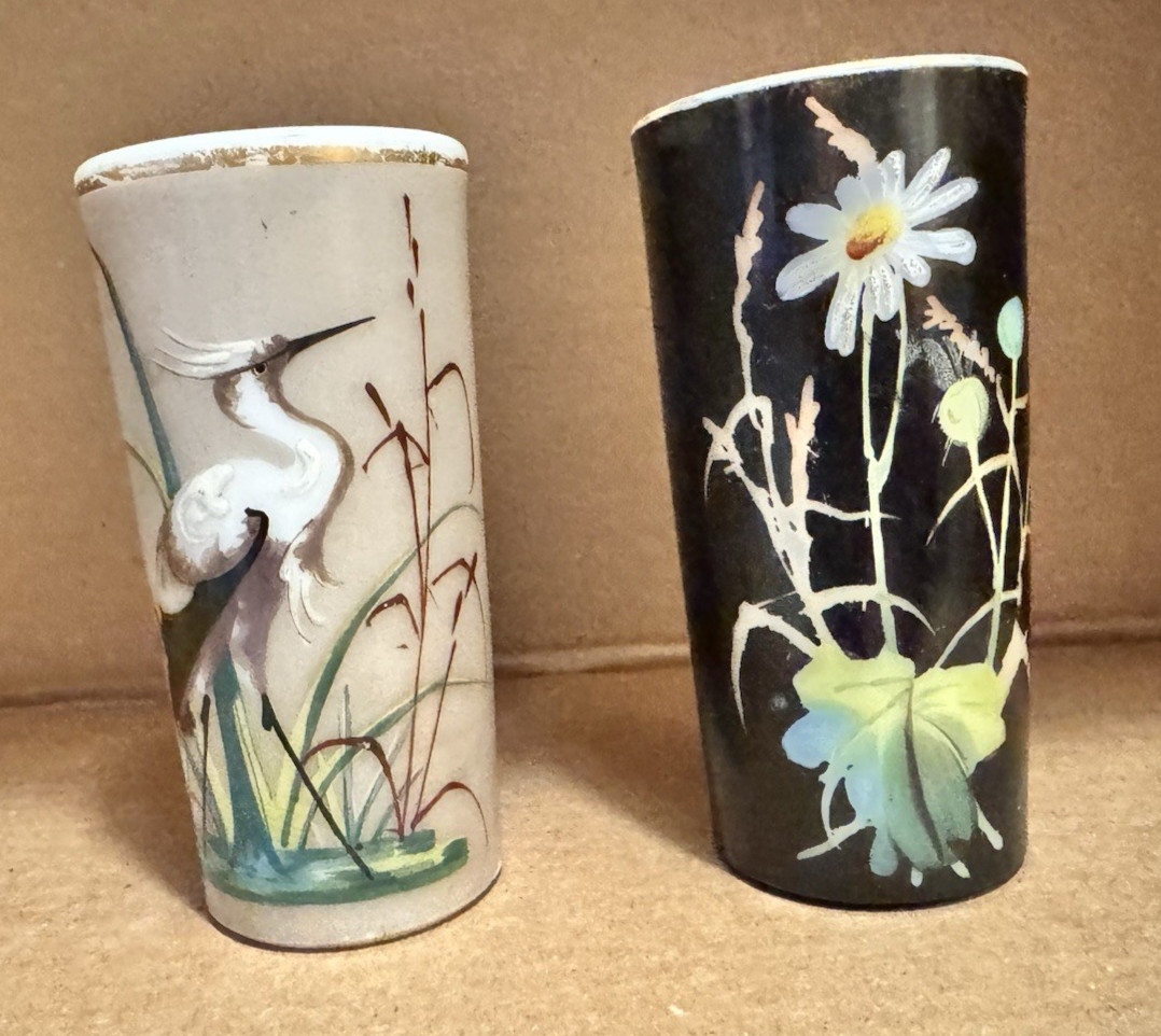 Mini 4.5″ Antique Smith Bros. Hand Painted Enamel Heron Daisy Art Glass Vase Set