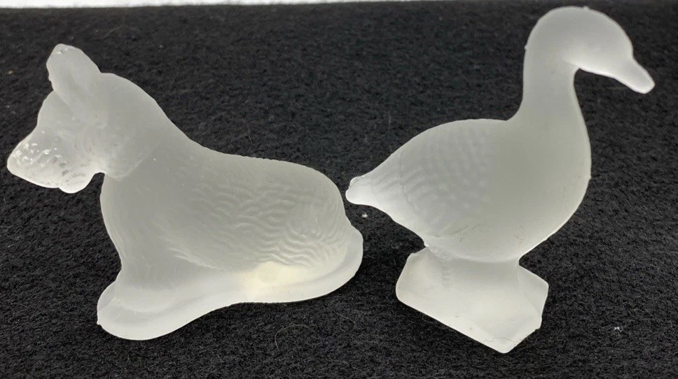 Vintage Two L E Smith Small Satin Glass Animal Figurines Duck & Scottie Dog