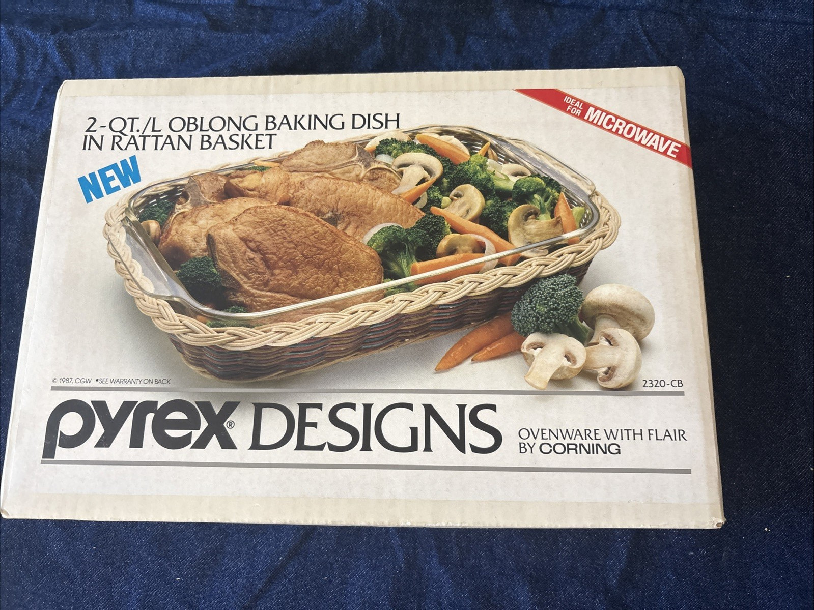 Vintage Pyrex Designs 2326-F 2 Qt Rectangular Baking Dish Rattan Basket