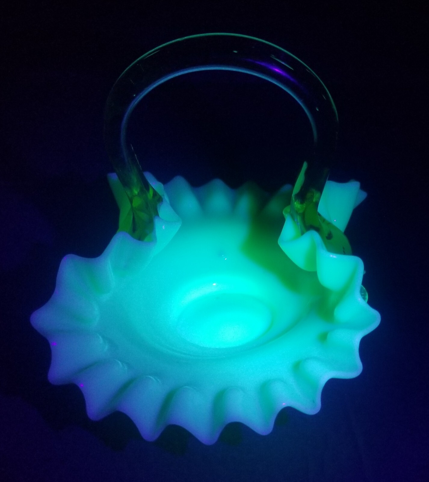 💚 URANIUM GLASS – White Ivory – Amber Handled – Pink Flower – Ruffled Basket