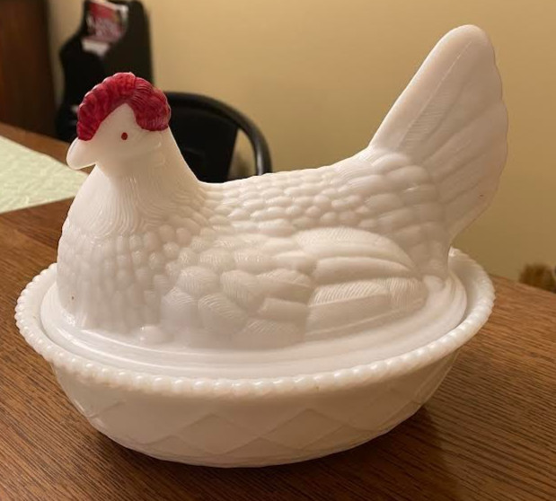 Vintage Westmoreland White Milk Glass Chicken Hen on Nest Covered Dish 8″