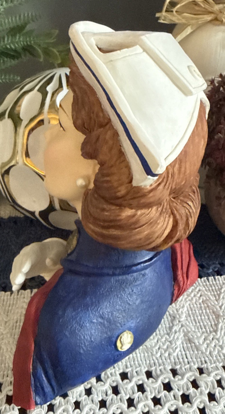 CAMEO GIRLS DULUXE LADY HEAD VASE ABIGAIL 1942 “WWII NURSE” # 1025/1500 EUC
