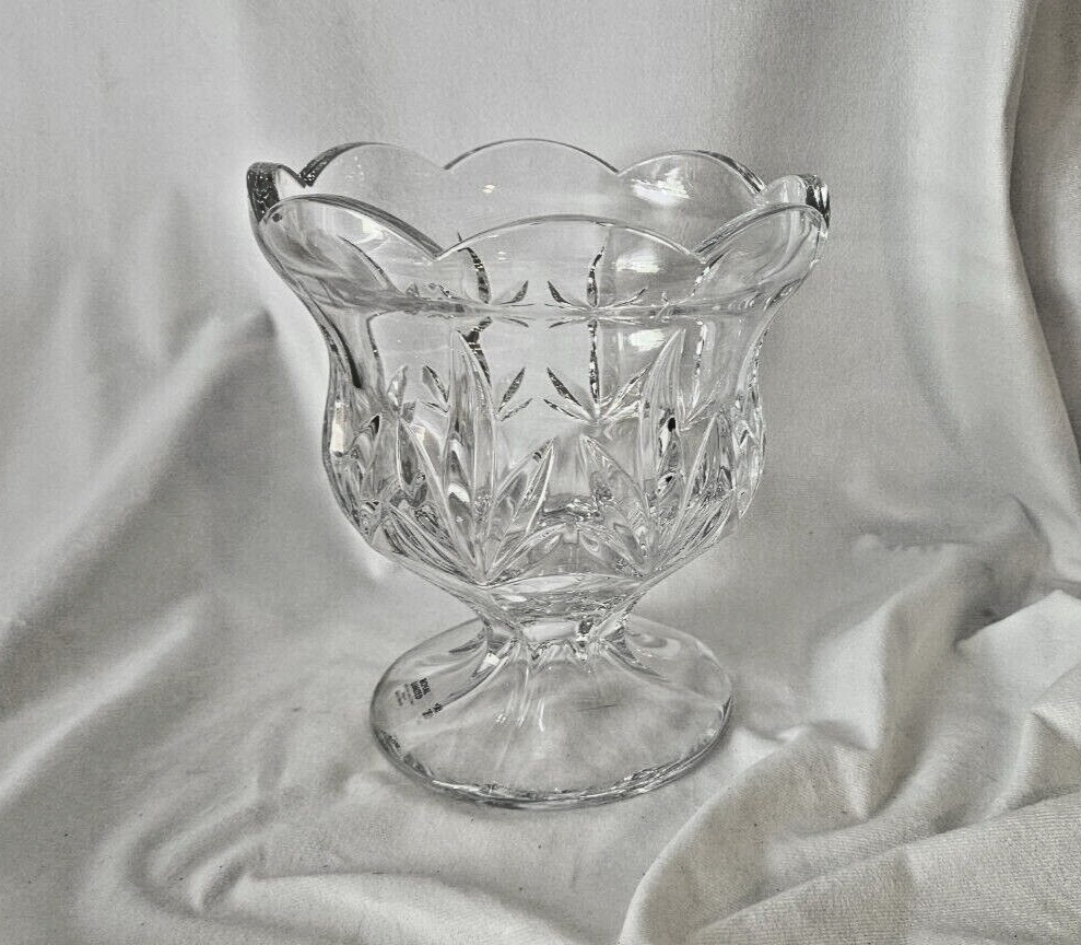 Royal Limited Crystal Tulip Vase 24% Full Lead Crystal 8″ Tall Czech Republic