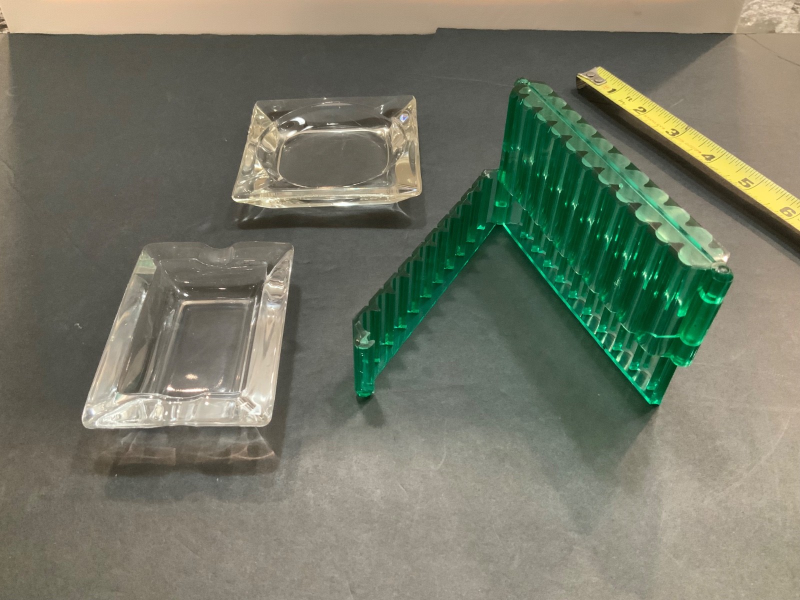 VTG MCM Set Of 2 Beautiful Square Crystal Ashtrays & LUCITE GREEN CIRGARETTE BOX