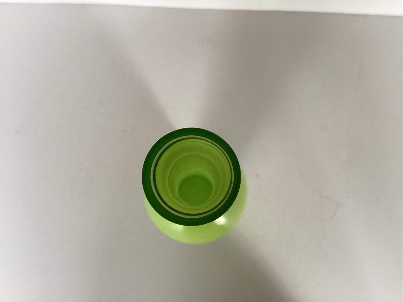 LOVELY LEONARDO ART GLASS GREEN VASE 12” Tall Empoli Cased