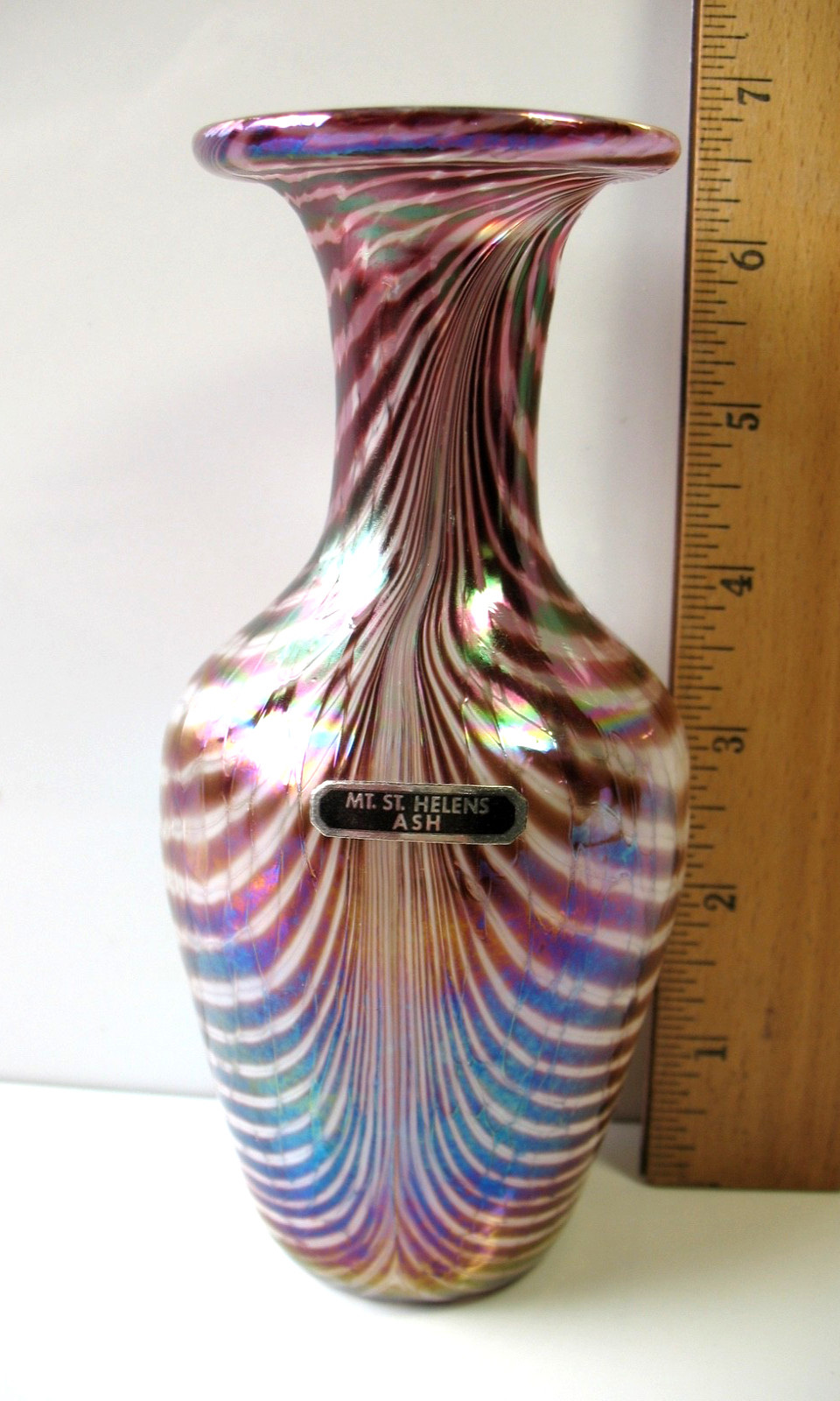 VTG MT ST HELENS ASH Vase Purple Iridescent Swirl Art Glass 1987 MSH Feathered