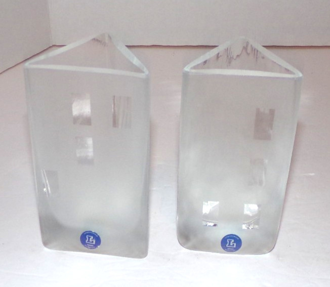 Set two 5″ tall handmade LINDSHAMMAR GLASS VASES Building Windows Pattern SWEDEN