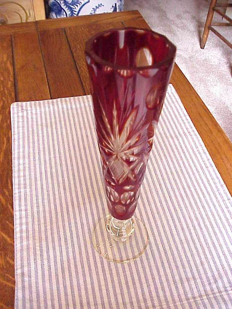 BEAUTIFUL 11-3/8 IN TALL RUBY CUT TO CLEAR BUD VASE, ADDS TO ANY HOME