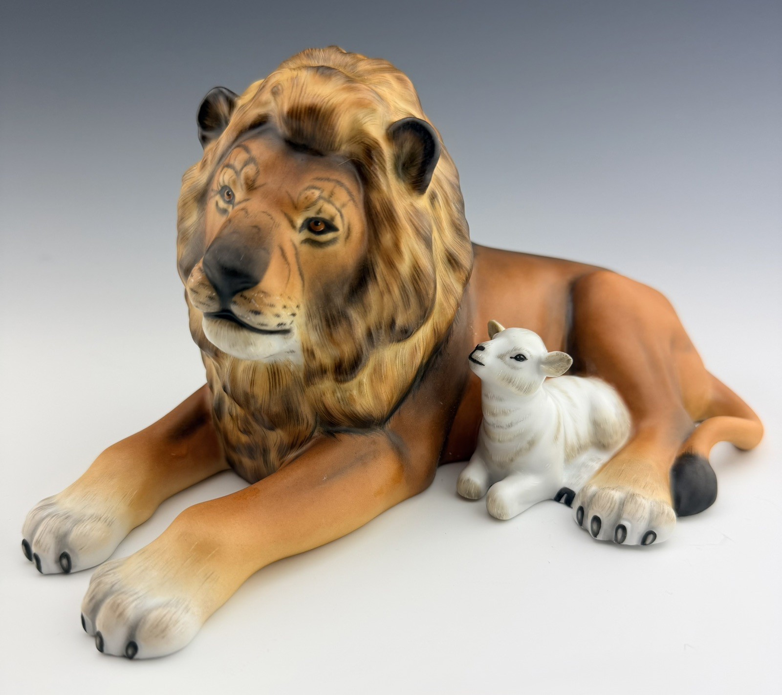 🦋 MINT HEREND Large Classic Kingdom LION & LAMB Natural Figurine Master Signed