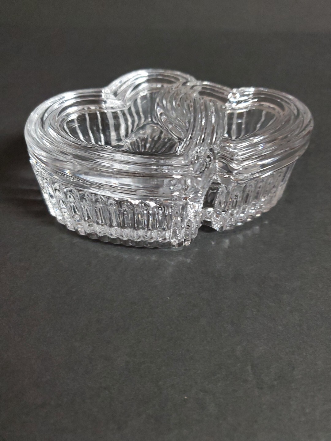 Double Entwined Heart Trinket Box W/ Lid Crystal Clear Ribbed Bottom 4.5″ X 3.5″