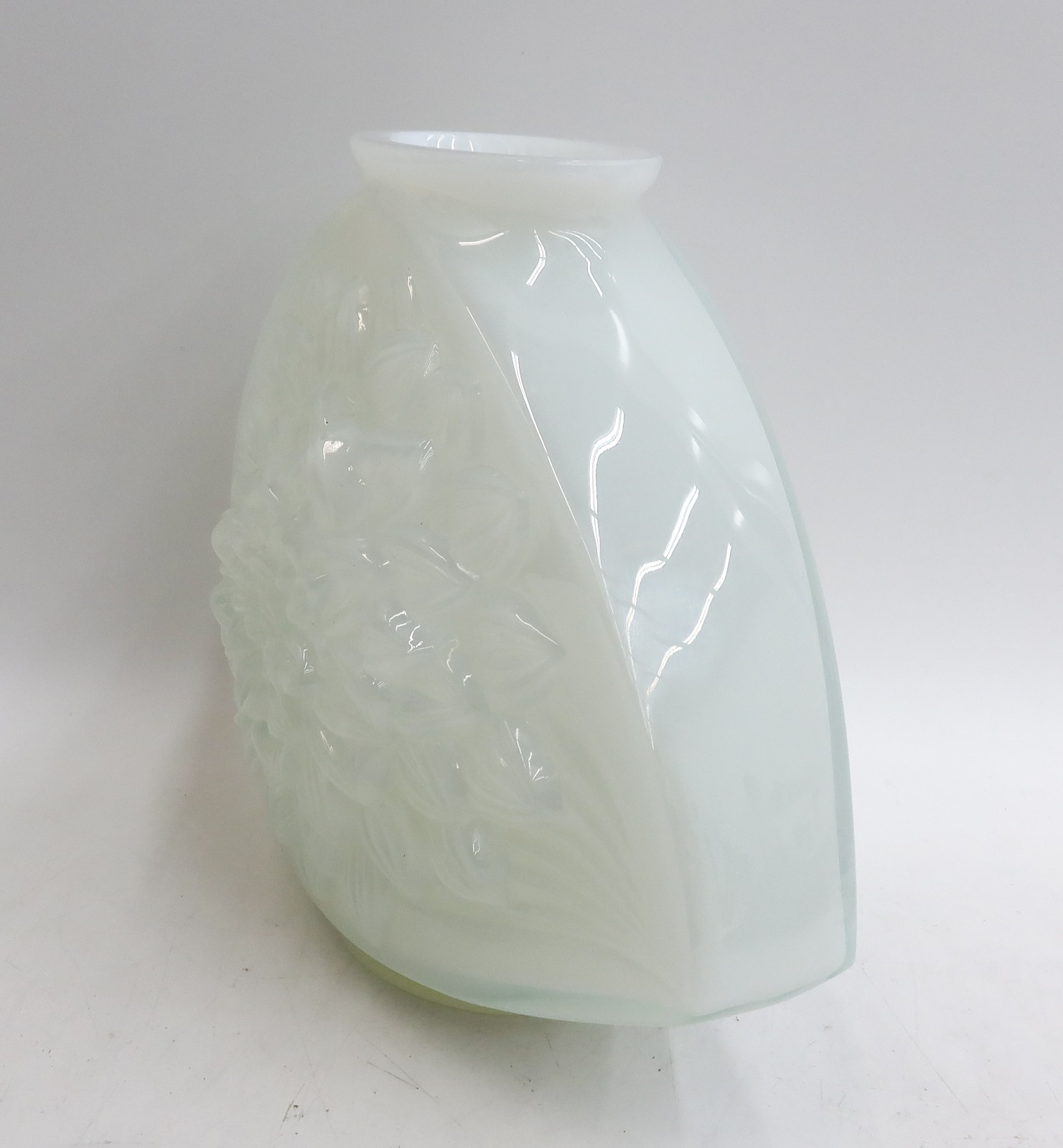 Lalique France Opalescent Art Glass Dahlia Flower Vase 2005