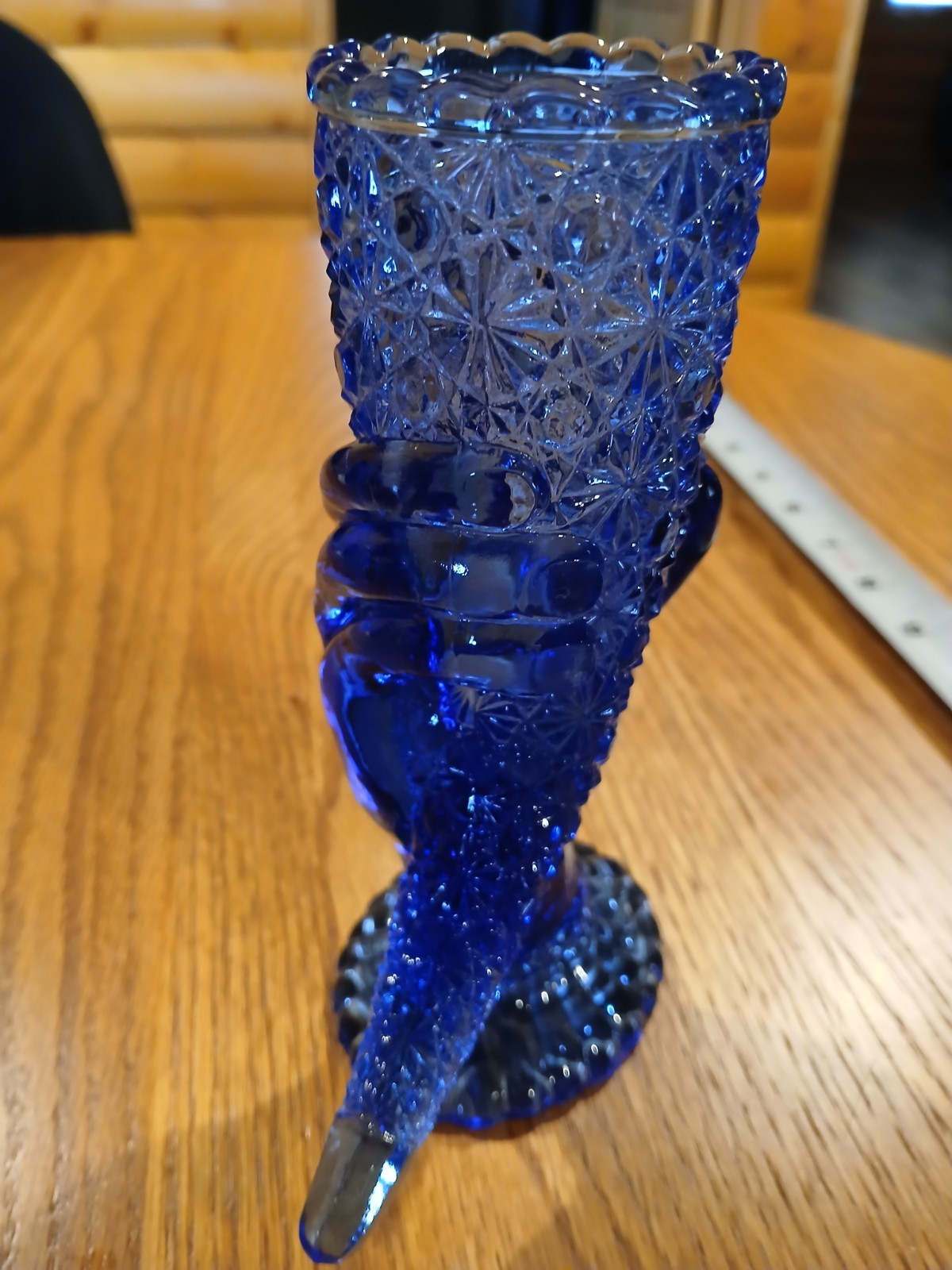 Vtg Fenton Colbalt Blue Glass Daisy And Button Cornucopia Hand Vase 6 1/8in