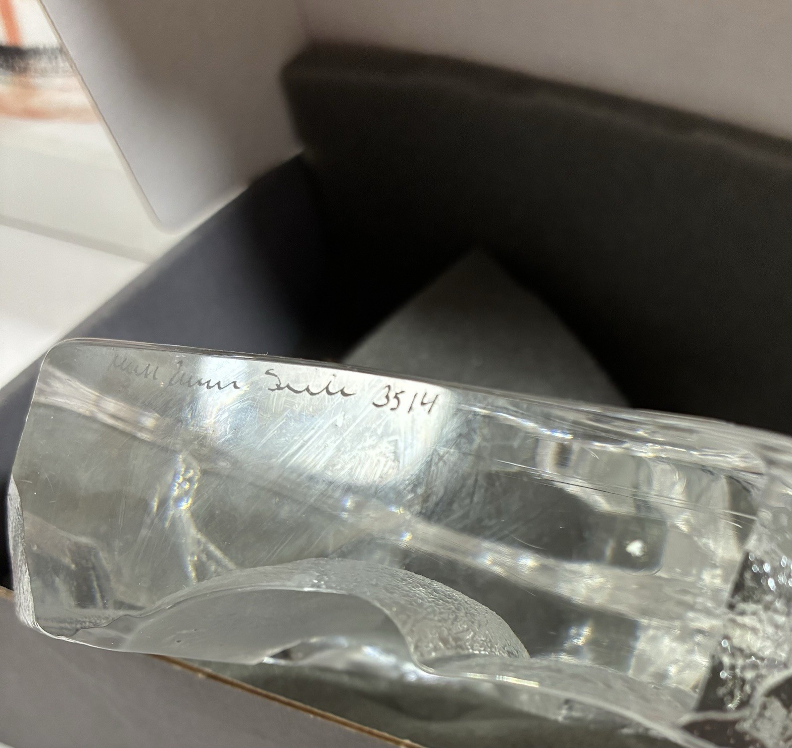 MATS JONASSON SWEDEN FULL LEAD CRYSTAL DUO PENGUIN STATUE # 3514