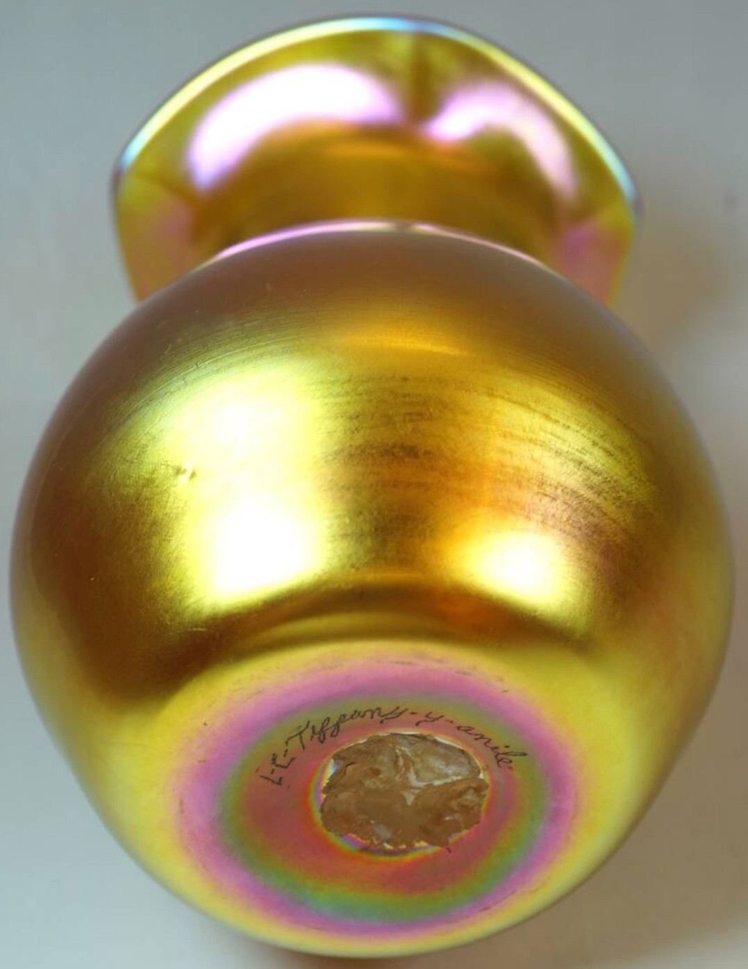 H7.48″ Louis Comfort Tiffany L.C.T. Original Favrile Glass Vase Signed Antique