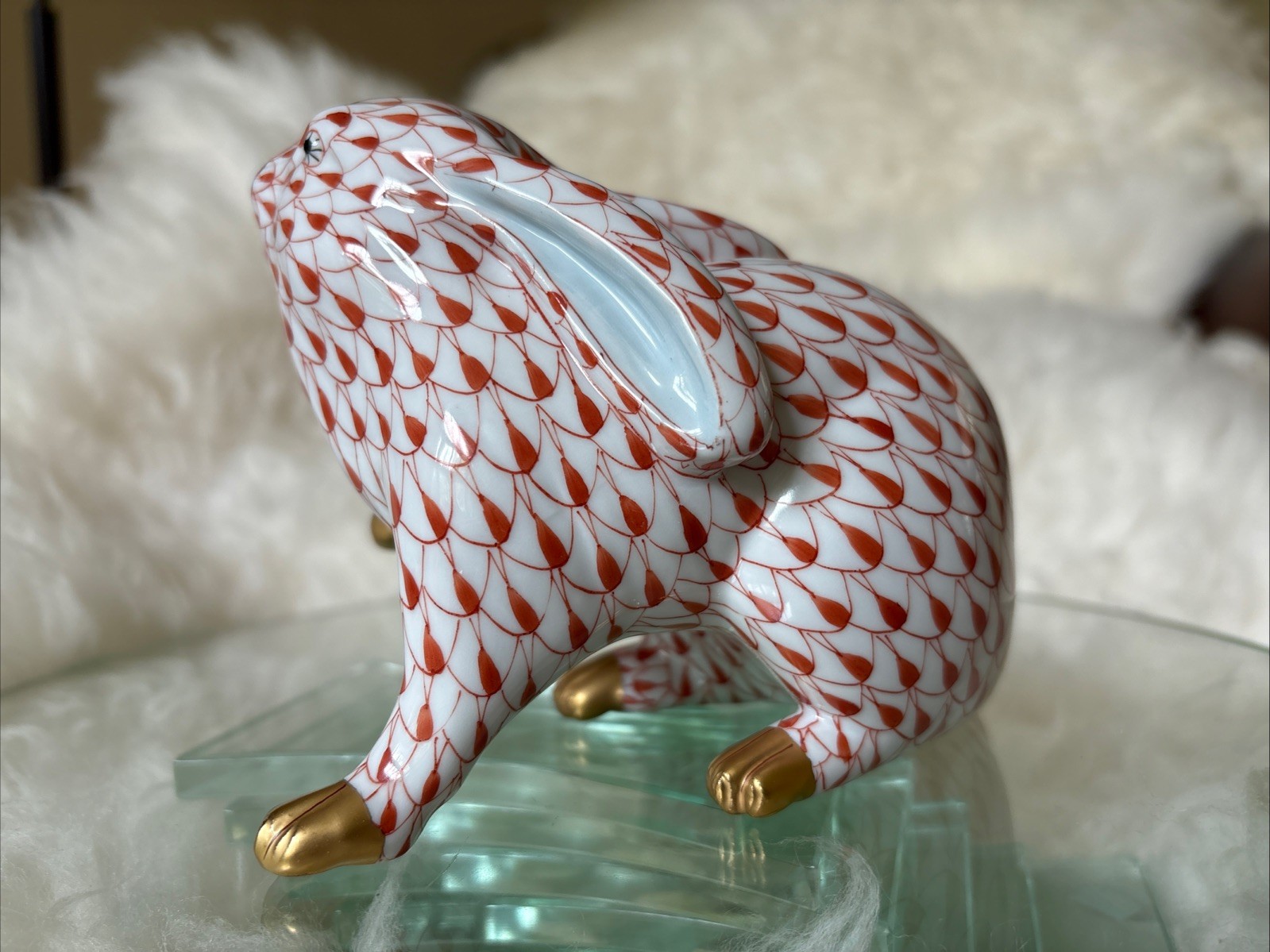Large Herend Sitting Bunny Rabbit One Paw Up -rust Fishnet-MINT