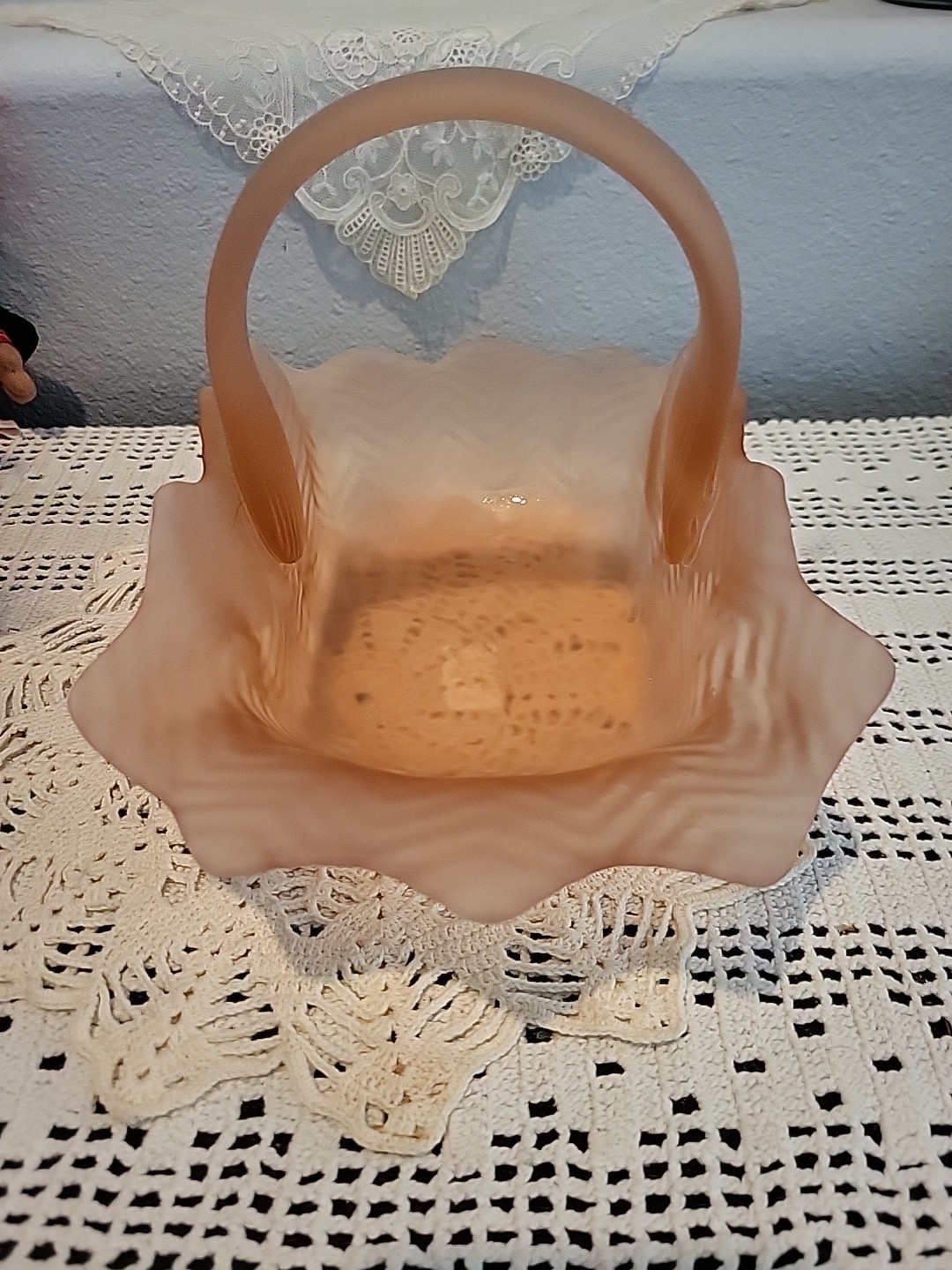 Vintage Mikasa Pink Satin Frosted Wedding Basket Glass Textured Vase Handle Tag