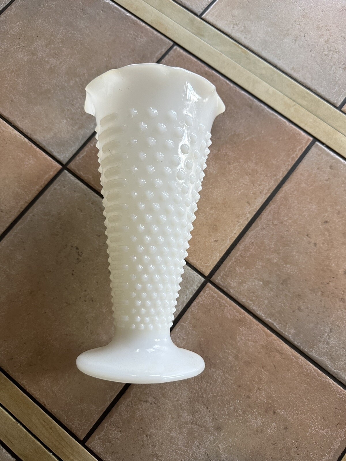 Vintage White Milk Glass Hobnail Vase Large Bouquet Size 9-1/2″ Tall 1 lb 12 oz