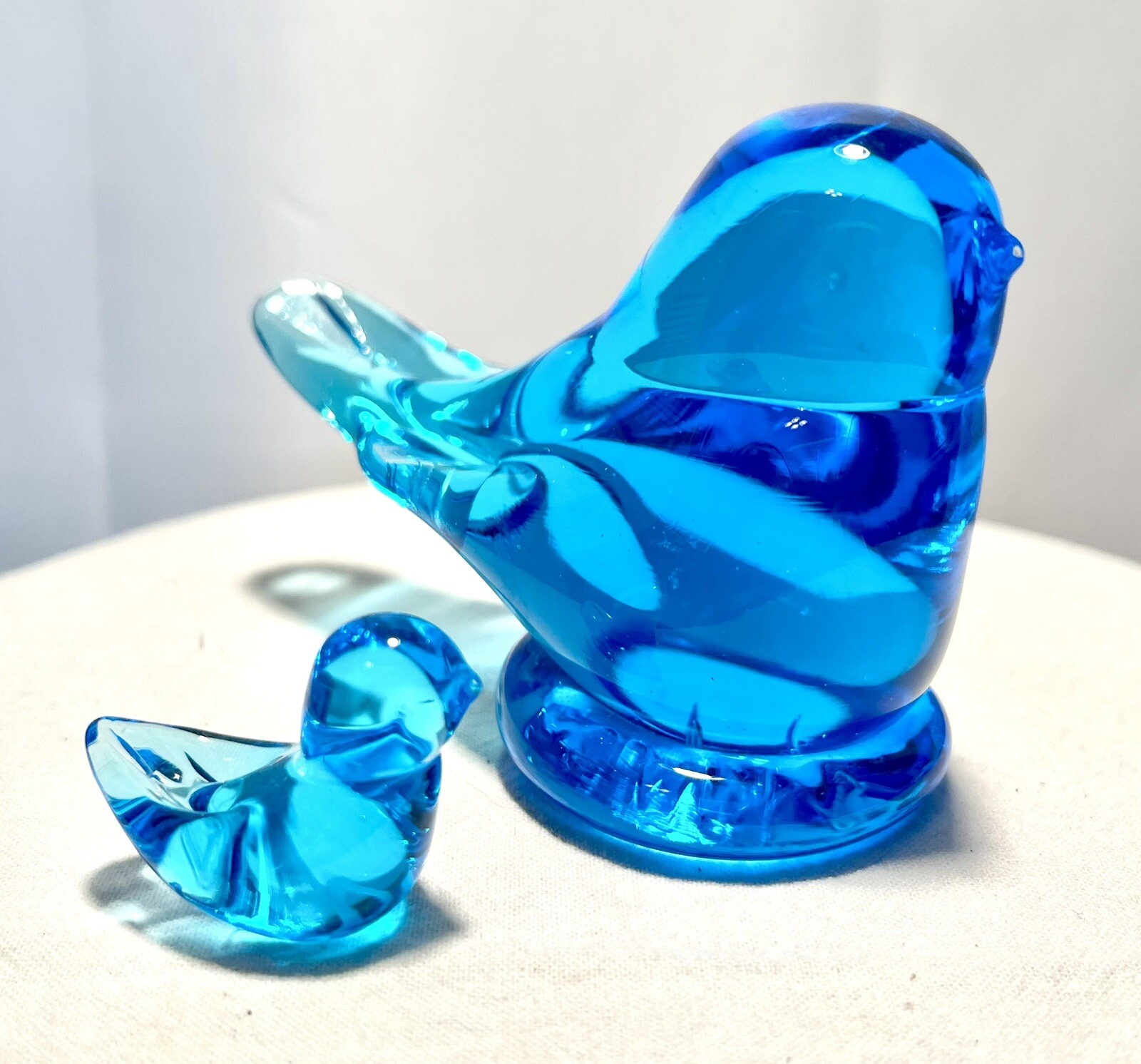 Bluebirds Of Happiness Art Glass Figurine Signed Leo Ward 1988/1993 ~ 3″/ 1”