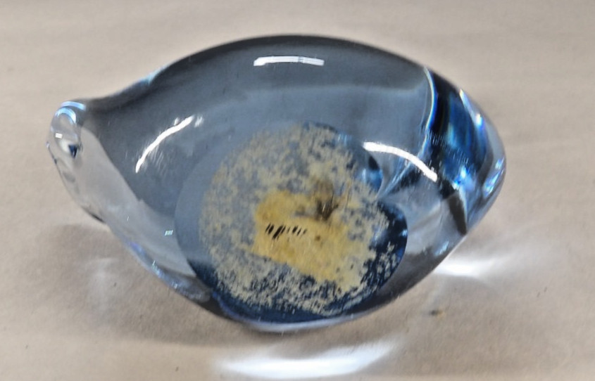 VINTAGE LIGHT BLUE SWAN HAND MADE ART GLASS BLOWN UNBRANDED