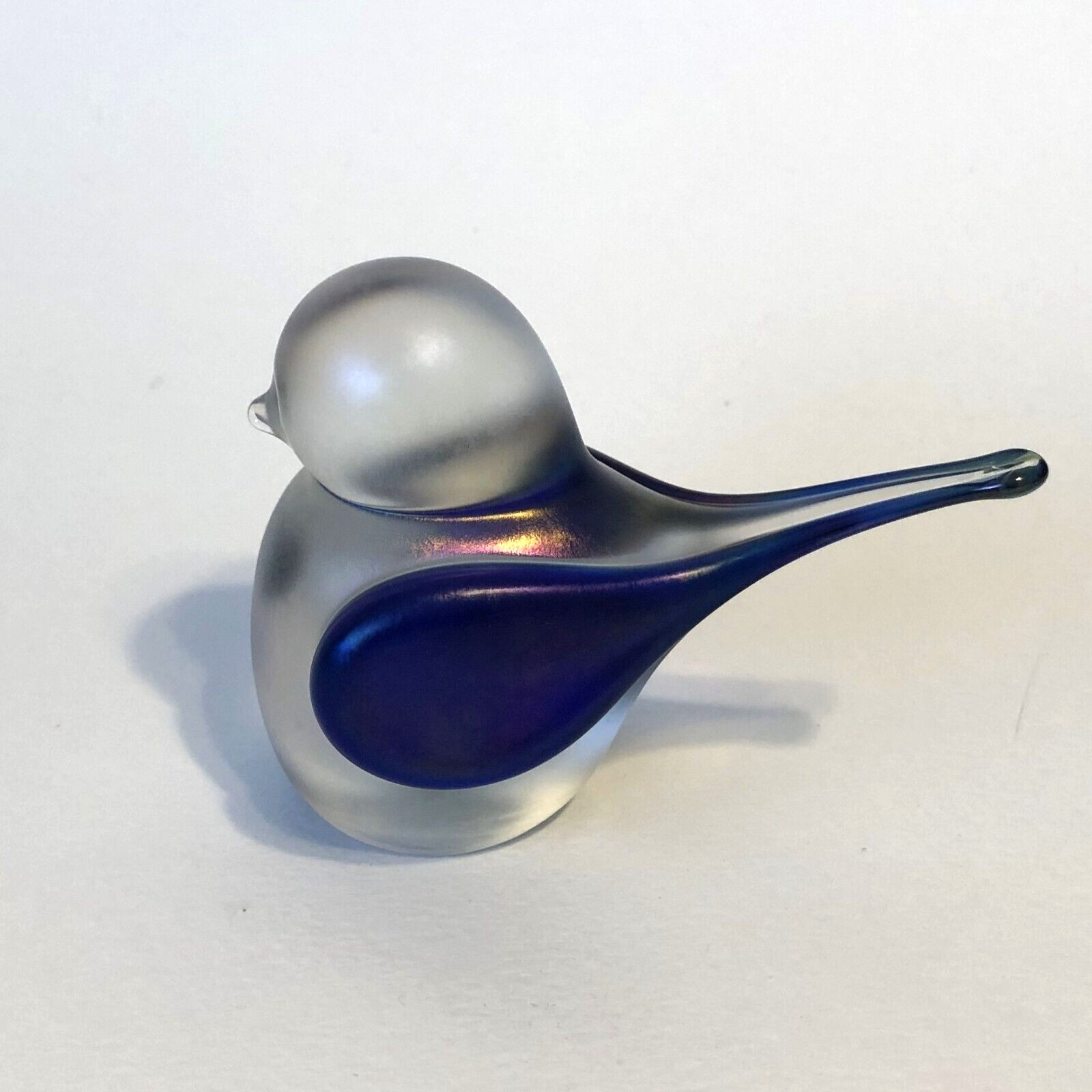 Zellique Studio Art Glass Cobalt Blue Iridescent Bird With Heart Signed 4×3″ VTG