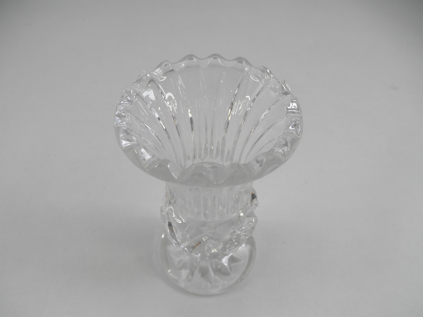 Vintage Bud Vase 4 3/8″ tall, Pinwheel Pattern by Crystal Clear Industries