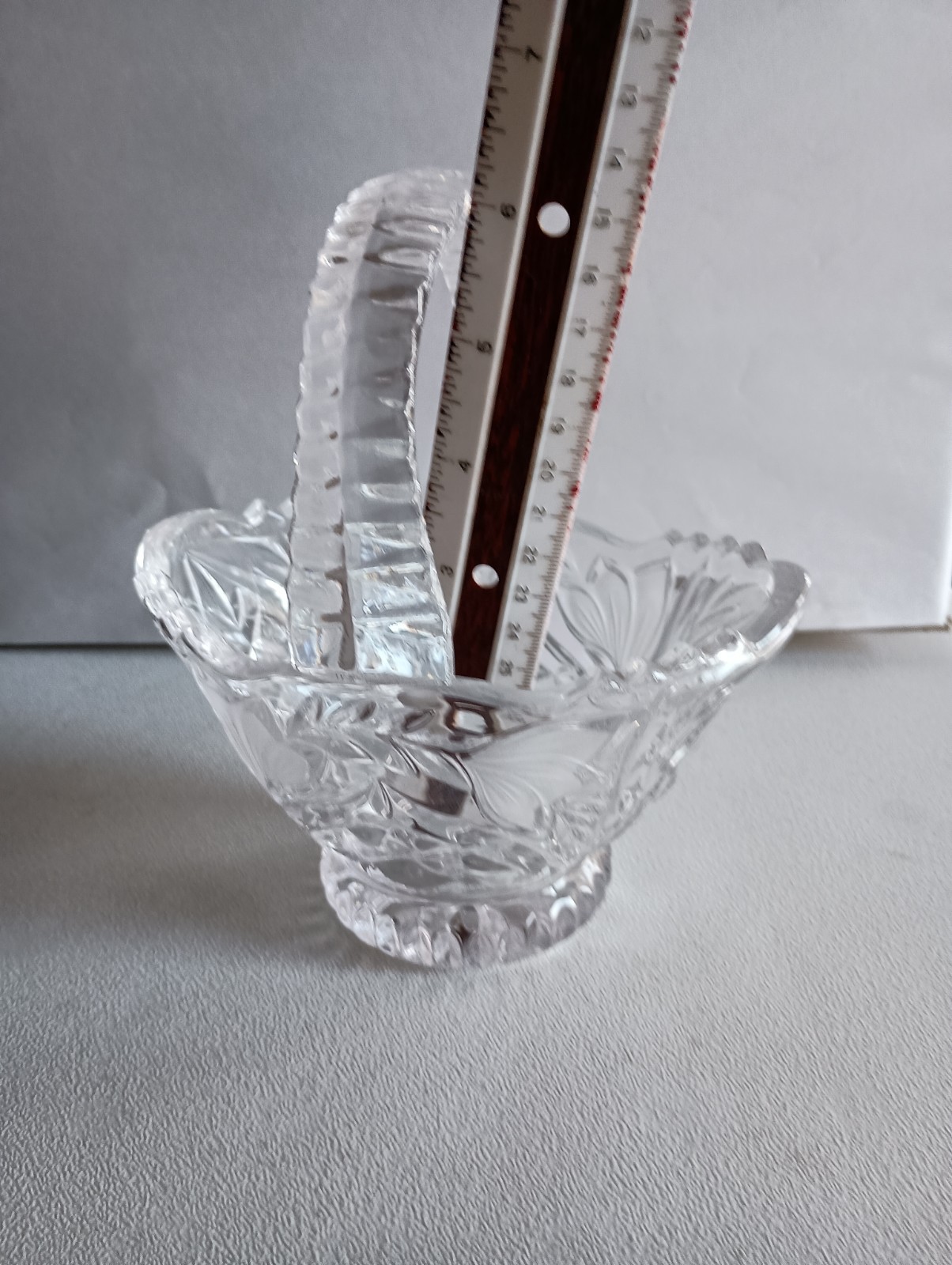 Beautiful Etched Flower Pattern Clear Glass Basket, 7″