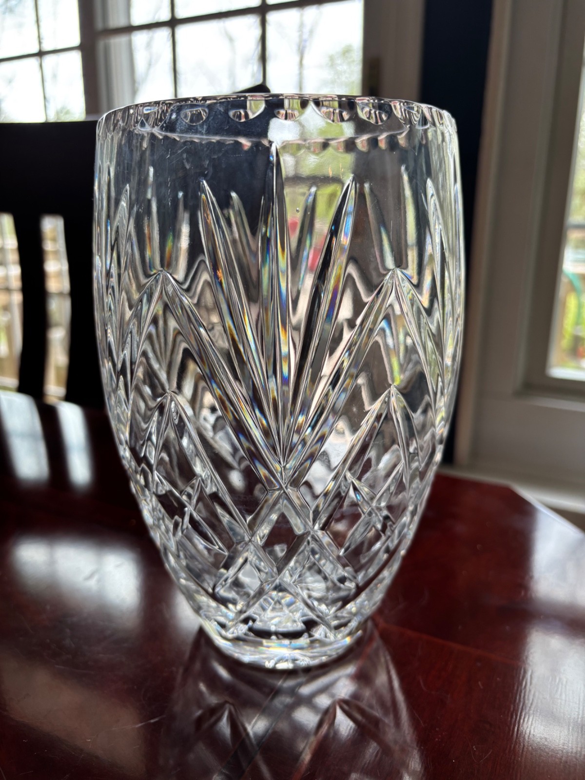 VINTAGE LARGE CRYSTAL CUT GLASS VASE DIAMONDS, X’S AND FAN CUTS 8-5/8″ HIGH