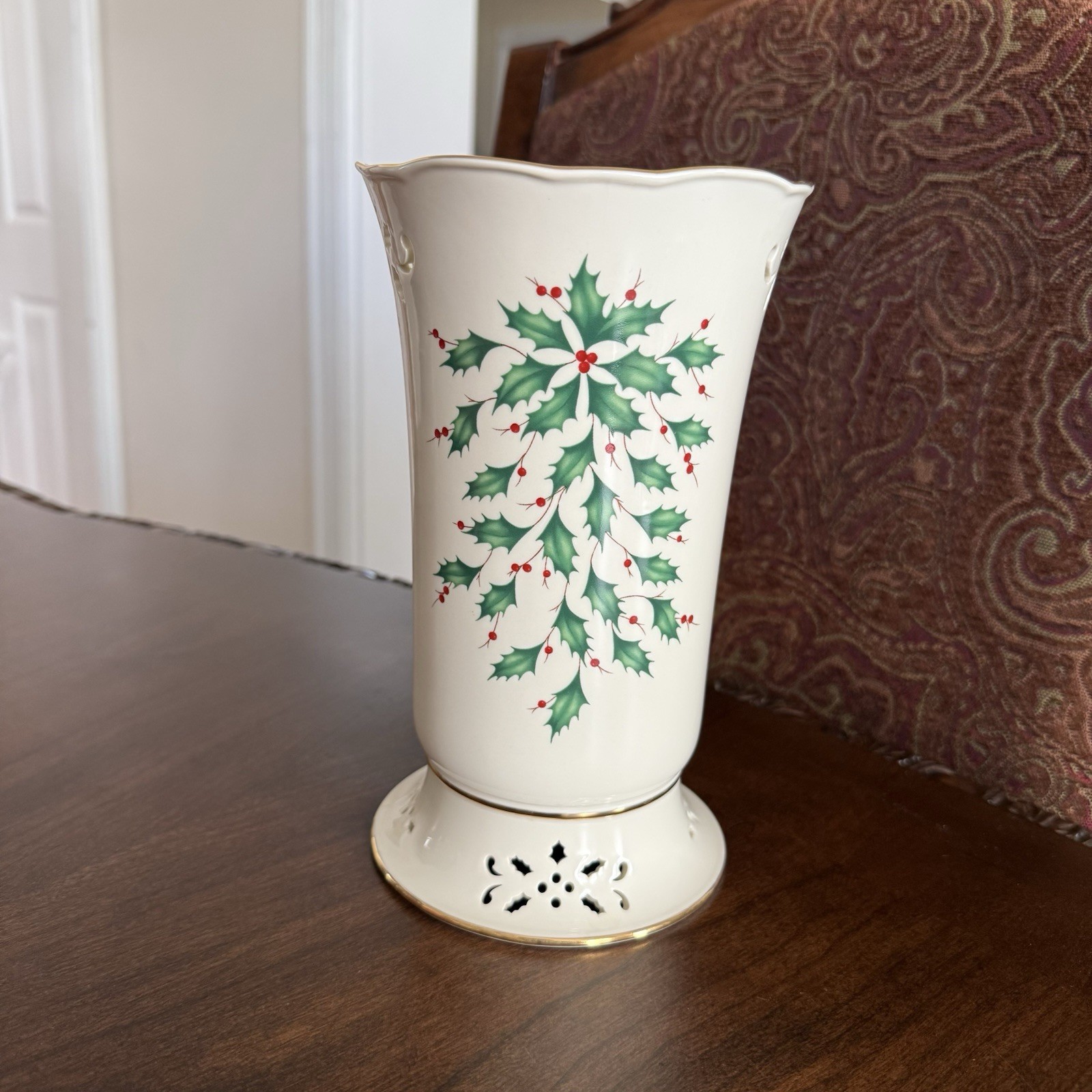 Lenox Christmas Holiday Holly Berry 8.5″ Pierced Vase Made In USA Vintage Gold