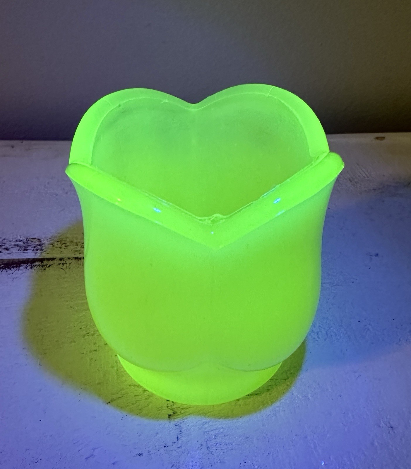 Uranium Glass Tulip Votive Candle Cup Glossy Opalescent Alacite Style UV Glow