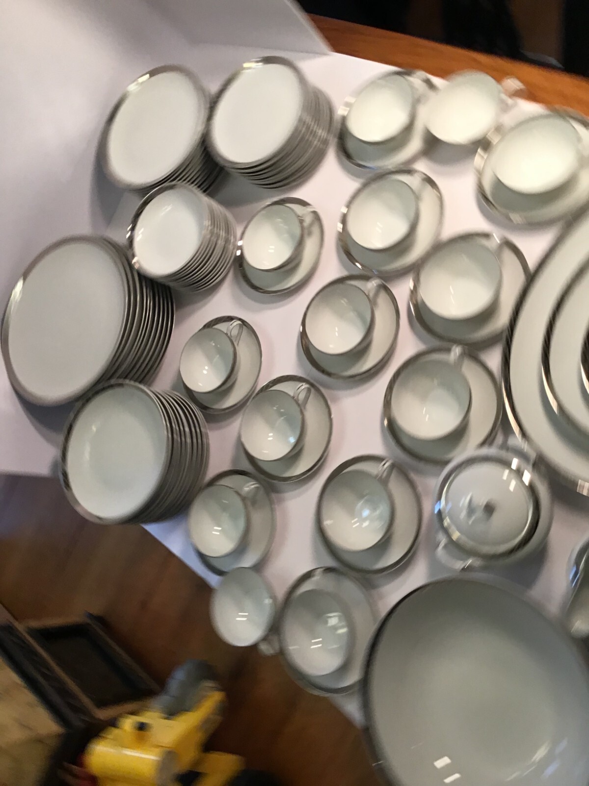 Fukagawa Arita Japan #917 Hand-Painted 94 Pc Dinnerware Set Service for 12 Set