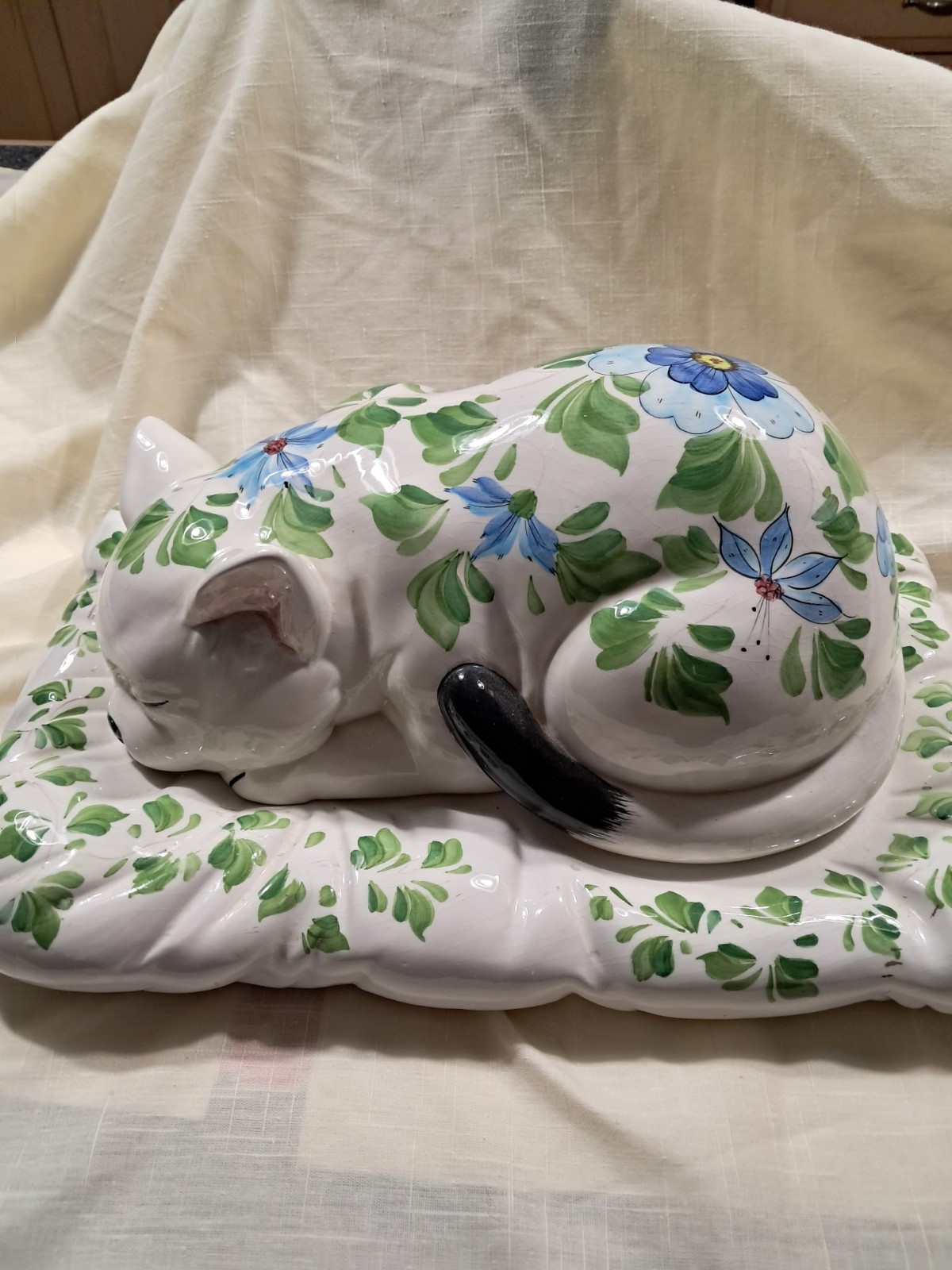 RARE Marked Nora Fenton Ceramic Cat Sleeping in a Pillow, 6 lbs, 15″ x 10″ x 8″