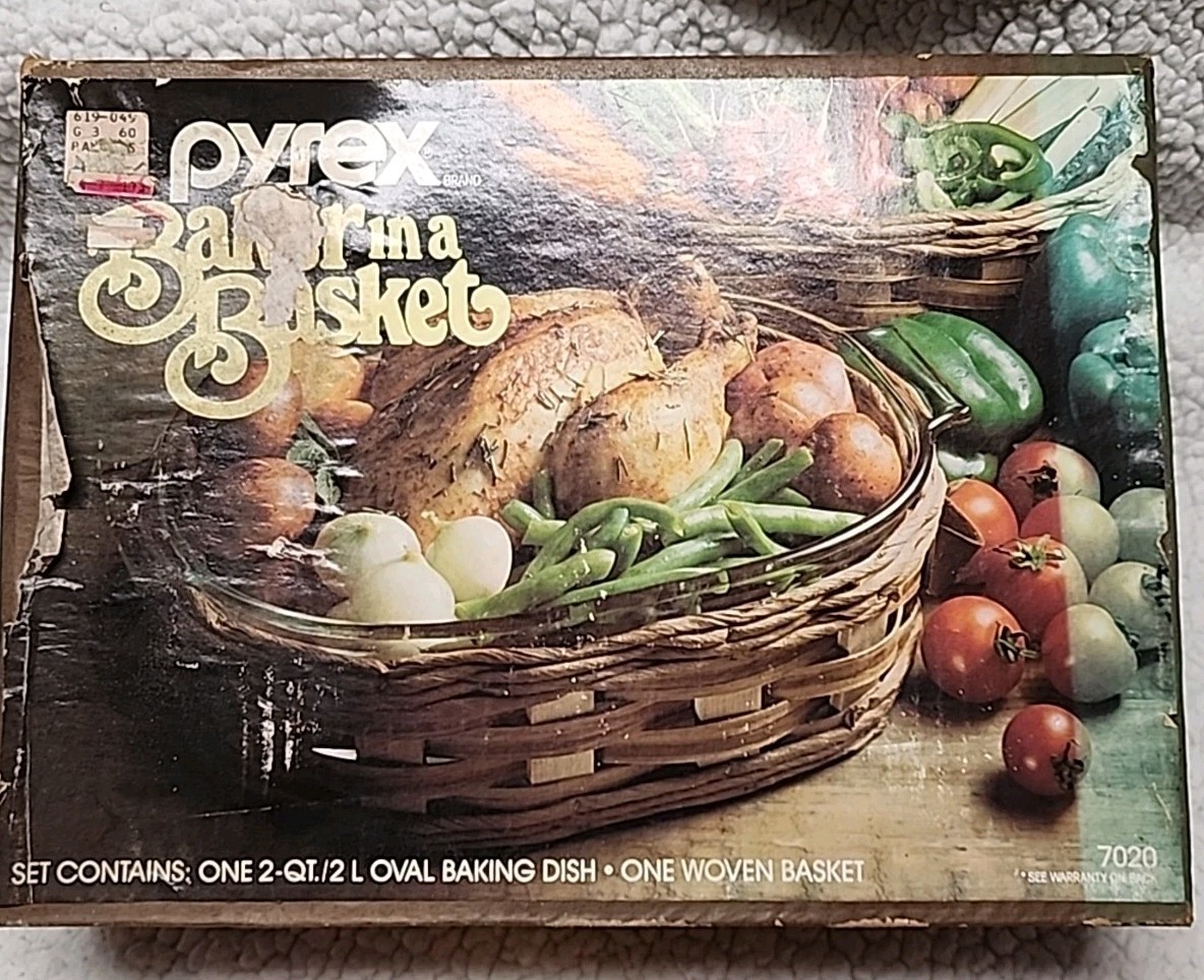 Vintage Pyrex 7020 Baker In A Basket 2QT Baking Dish & Woven Basket In Box New